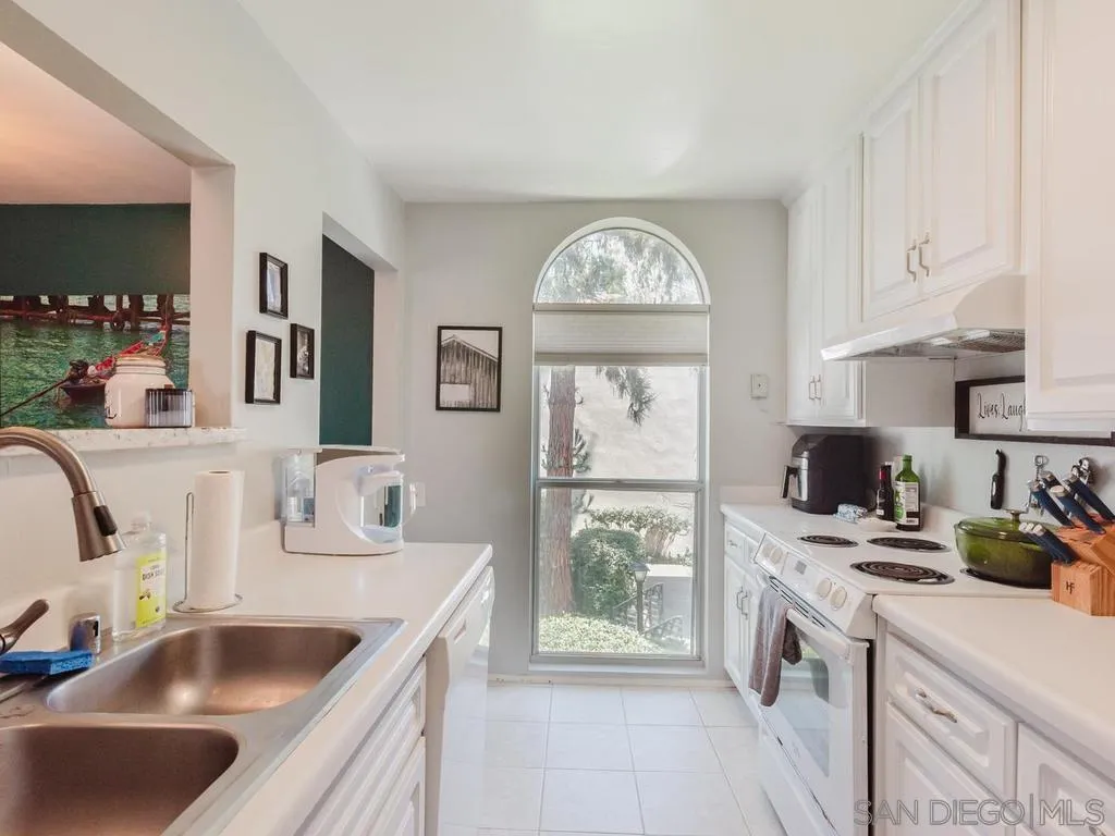 Photo #12: 260014785 Listing: Photo #12
