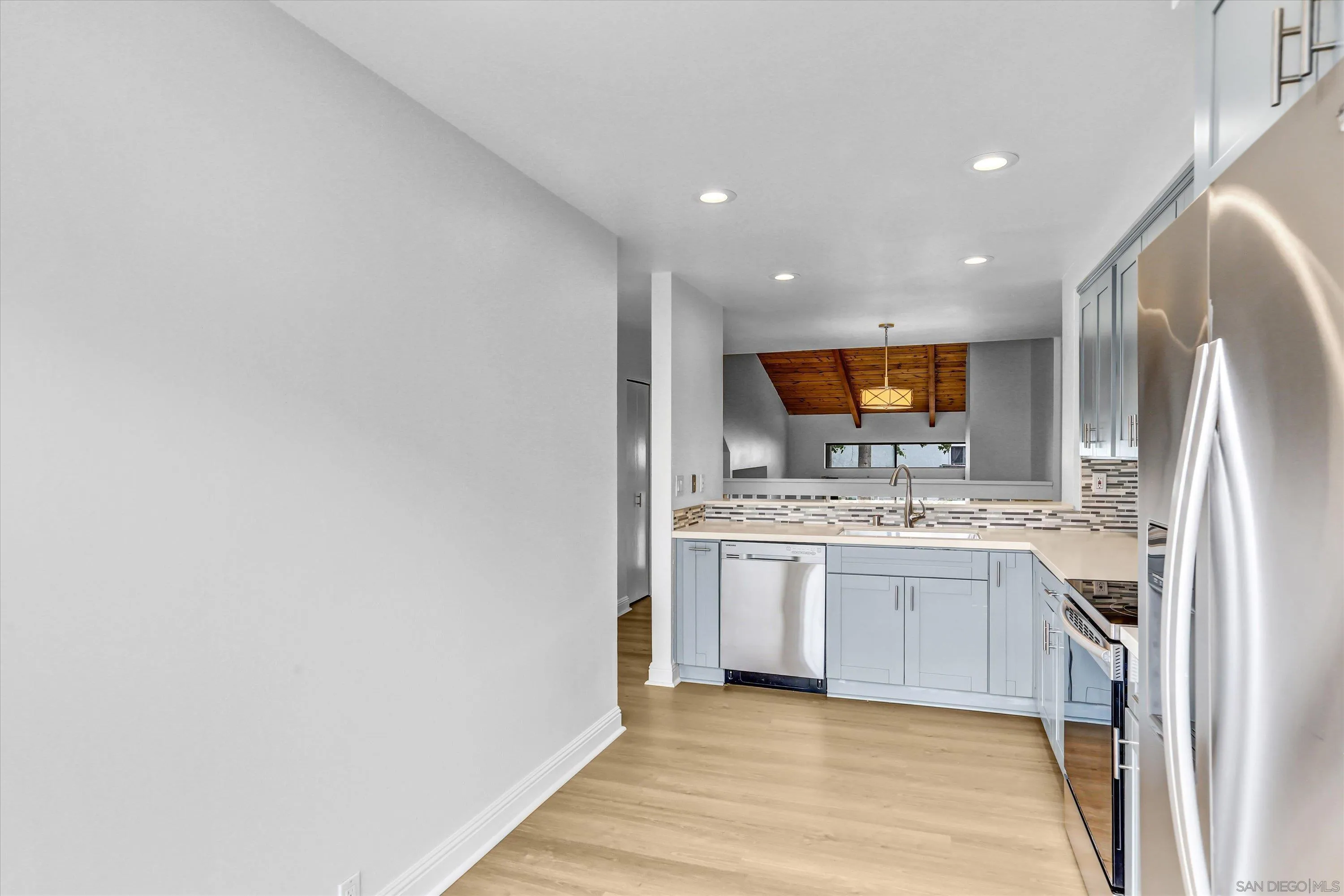 https://cdn.realtyfeed.com/cdn/127/260014789/7fb86adb57dac706c030eb59dcff2c2b.webp