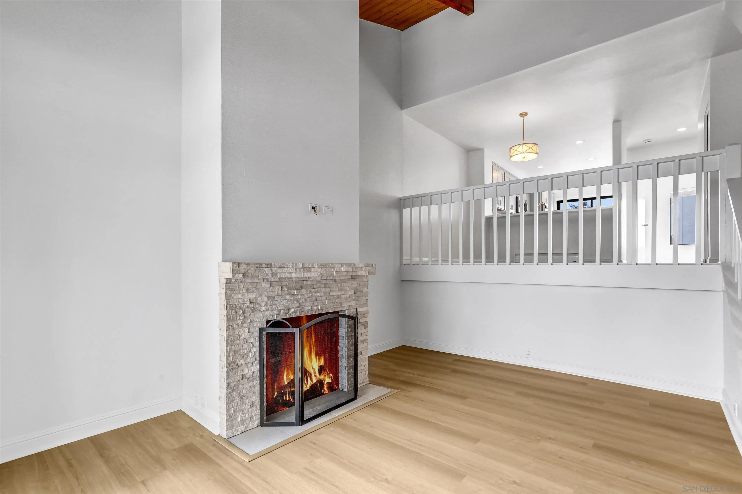 https://cdn.realtyfeed.com/cdn/127/260014789/e82cde877f5c9cd8c8b7f07269c70eeb.webp