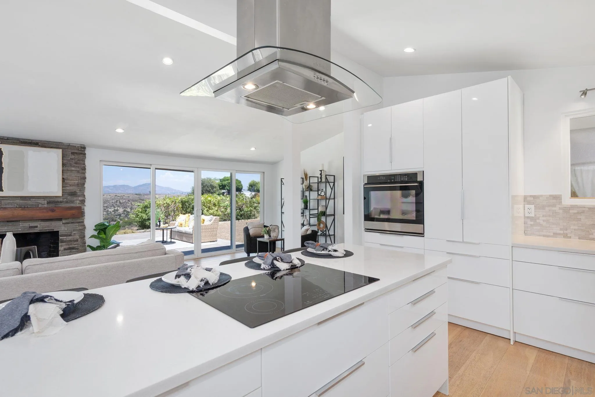 https://cdn.realtyfeed.com/cdn/127/260014794/383ae0b7307db742760db3d0e9fb7759.webp