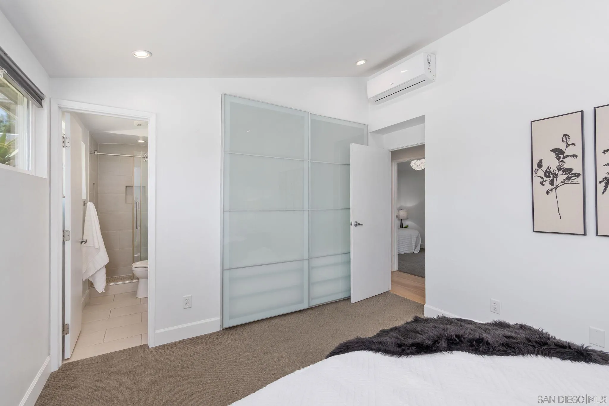 https://cdn.realtyfeed.com/cdn/127/260014794/69b9c7bfa278553b3e636bcdaadb9a0b.webp