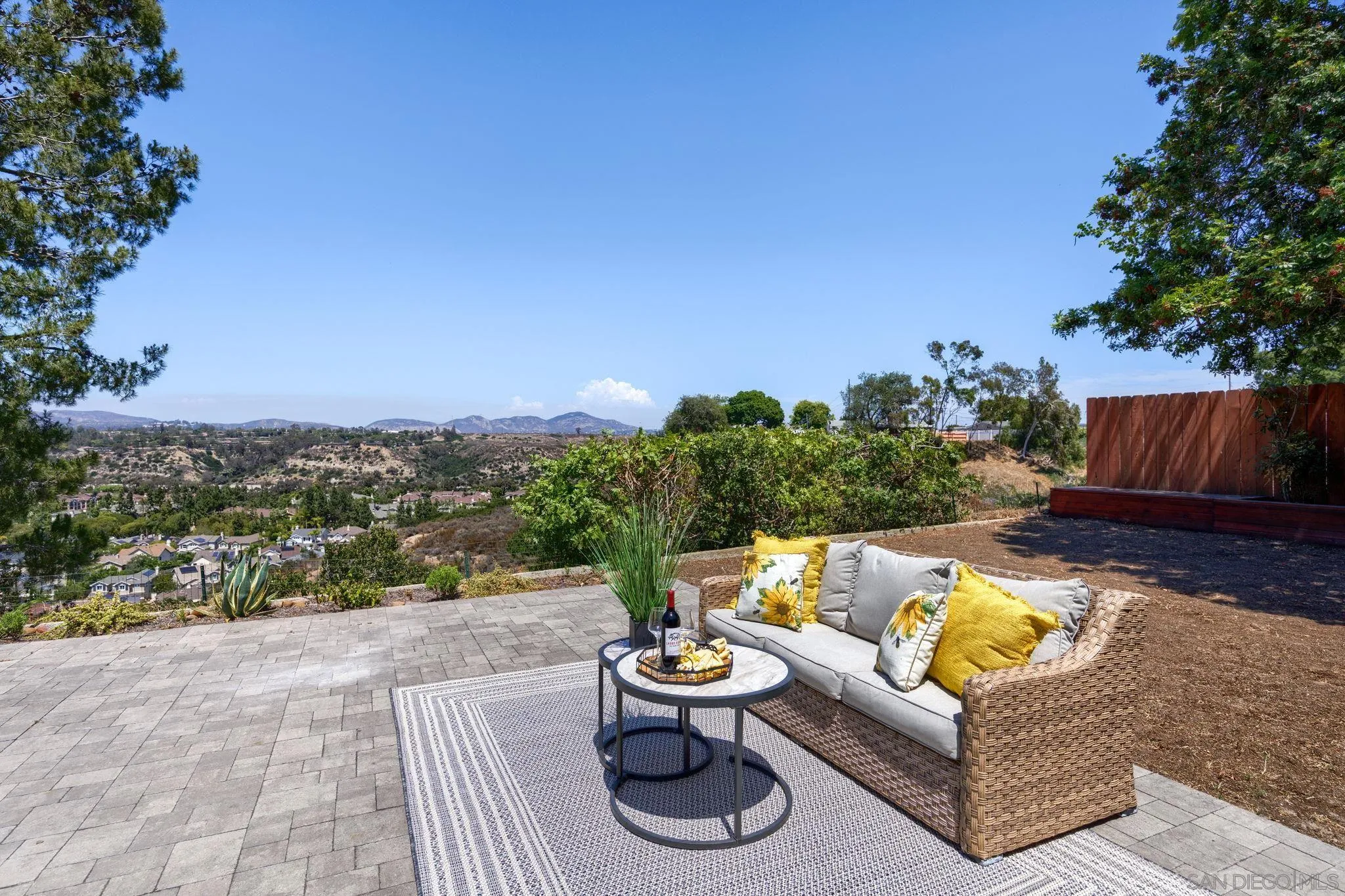 https://cdn.realtyfeed.com/cdn/127/260014794/6d47499c68a6aa904b83e51c95053c51.webp