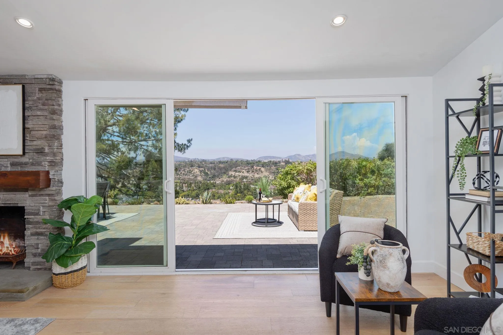 https://cdn.realtyfeed.com/cdn/127/260014794/70faf84b0e6479b66cd9cb897f72db54.webp