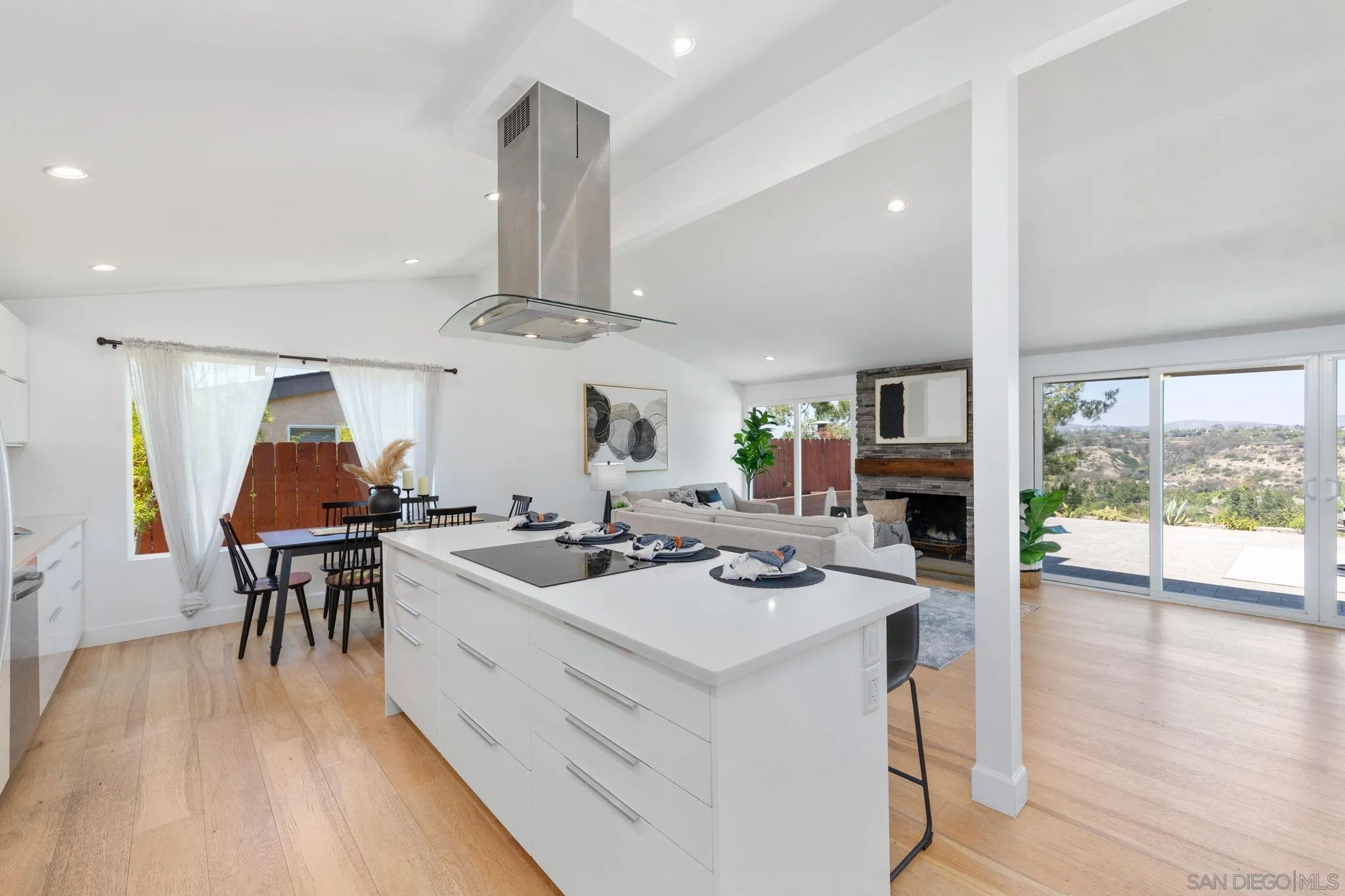 https://cdn.realtyfeed.com/cdn/127/260014794/d65f0b951f4ff198c7e1f5c99e4aa118.webp