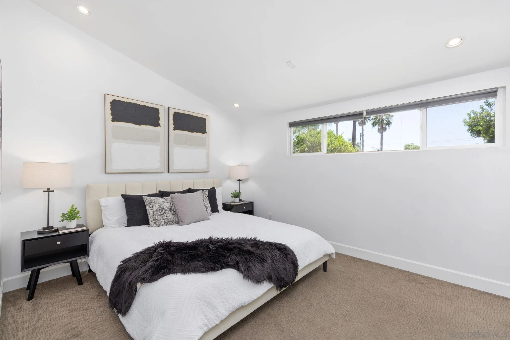 https://cdn.realtyfeed.com/cdn/127/260014794/ee740f23b6fd891bb7b8e750105e34c8.webp