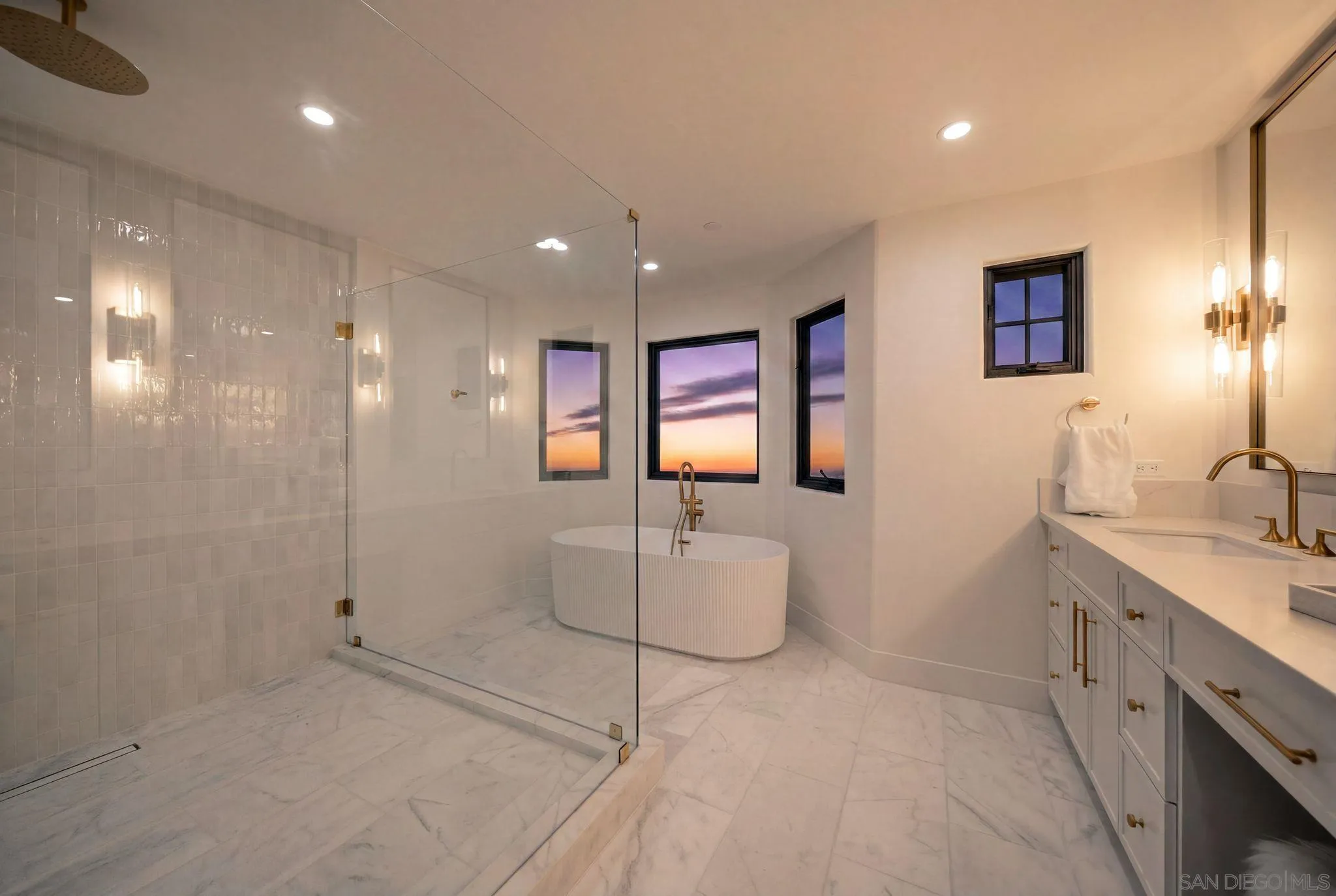 https://cdn.realtyfeed.com/cdn/127/260014796/4b8a8c34c497f655fb94803d3564fb21.webp