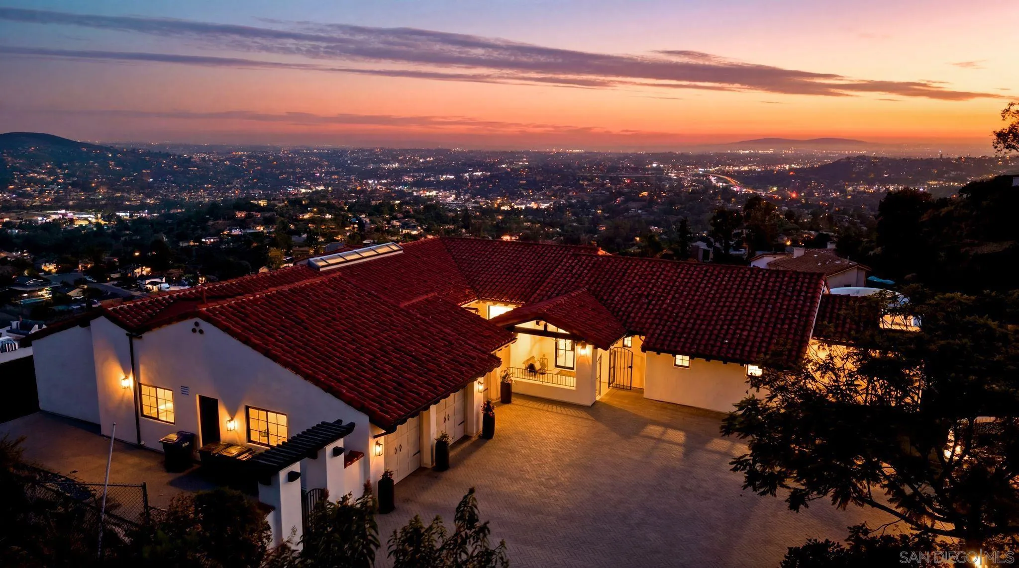 https://cdn.realtyfeed.com/cdn/127/260014796/b790f1af1fd471b31a5bfa6225af8aa9.webp