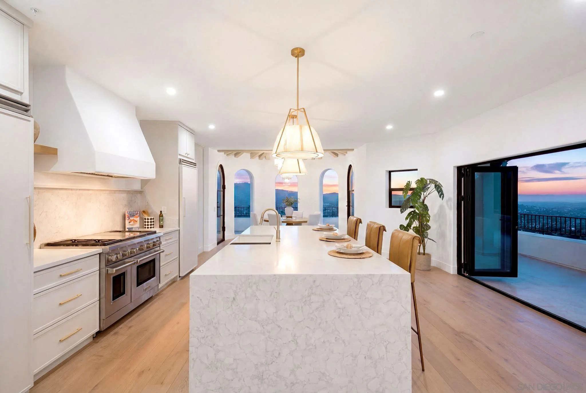 https://cdn.realtyfeed.com/cdn/127/260014796/e10142c387a30d902827759223883703.webp
