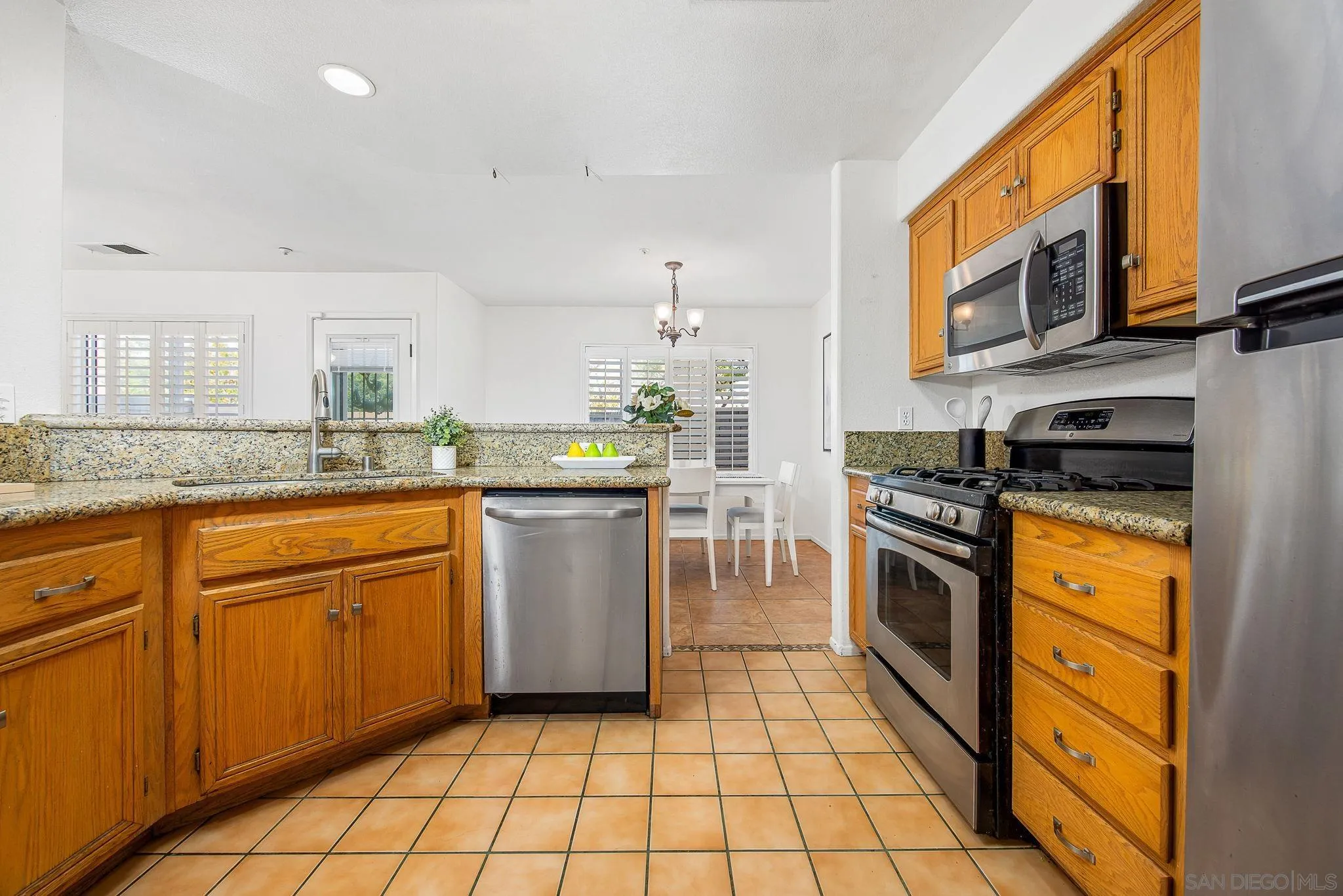 https://cdn.realtyfeed.com/cdn/127/260014799/4e7556874716e9eb38cde494071c6c81.webp