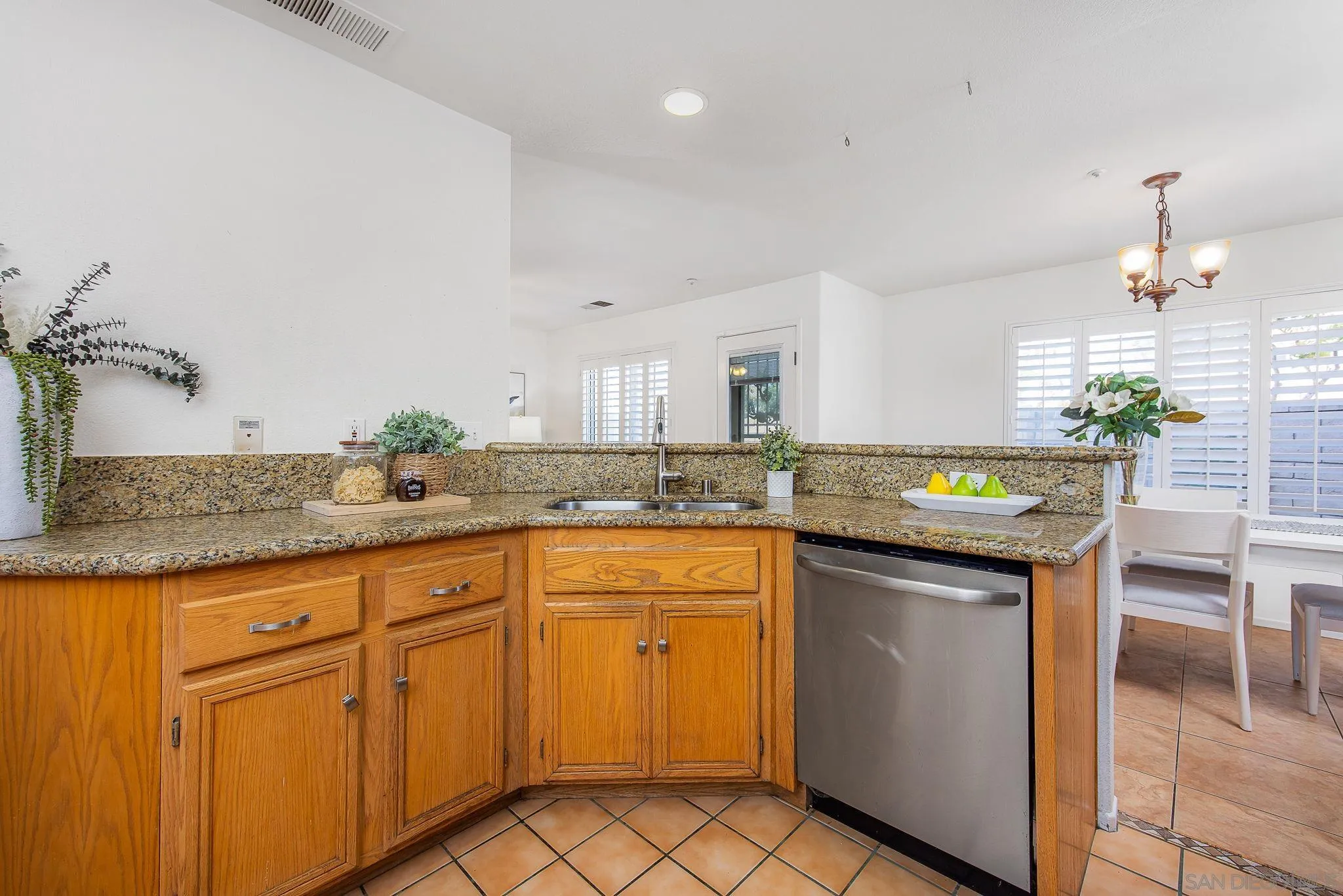 https://cdn.realtyfeed.com/cdn/127/260014799/8065c553e7c7223373962f633e2a6c71.webp