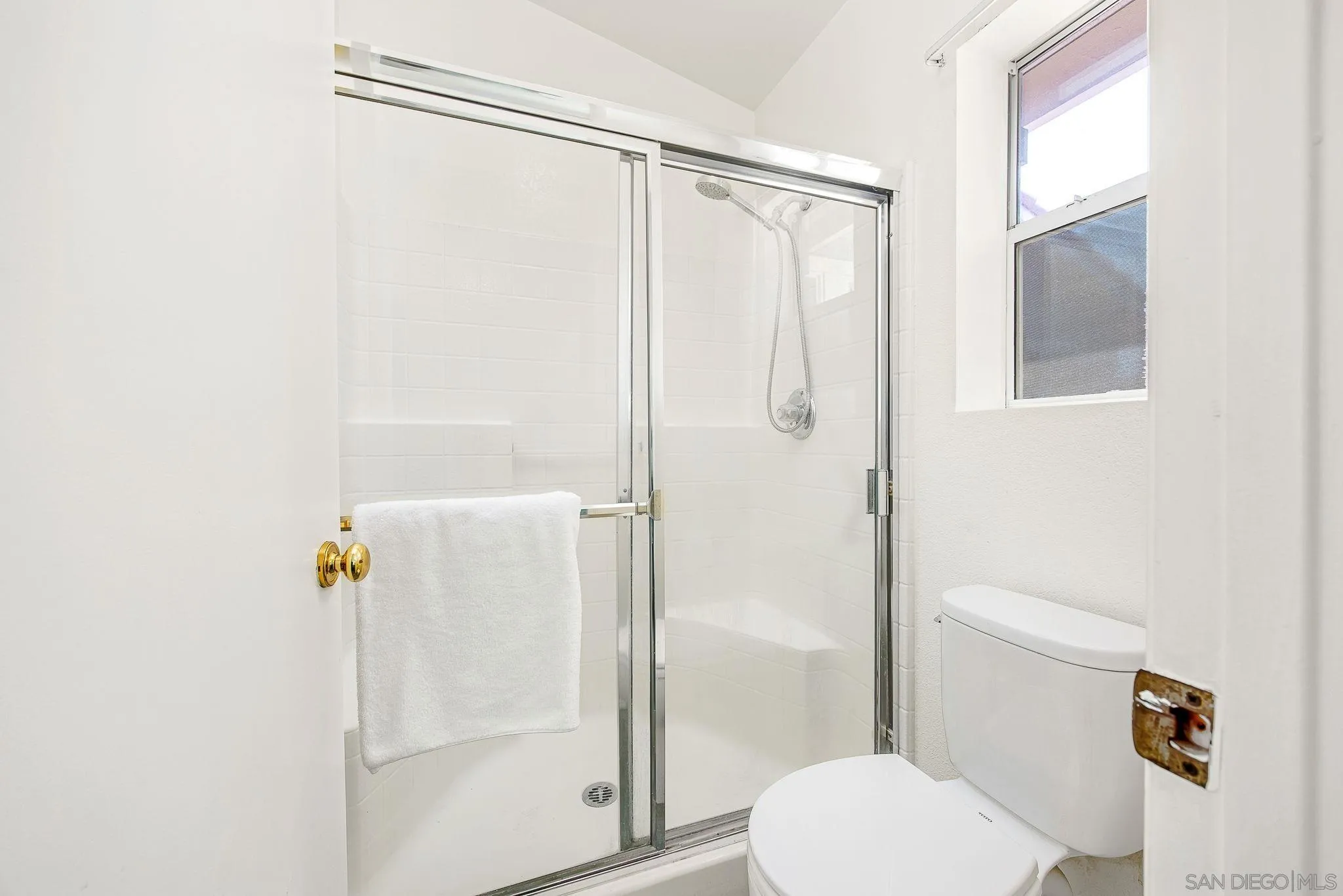 https://cdn.realtyfeed.com/cdn/127/260014799/be681442ee2666dcbcbe37e4cb8bcf0e.webp