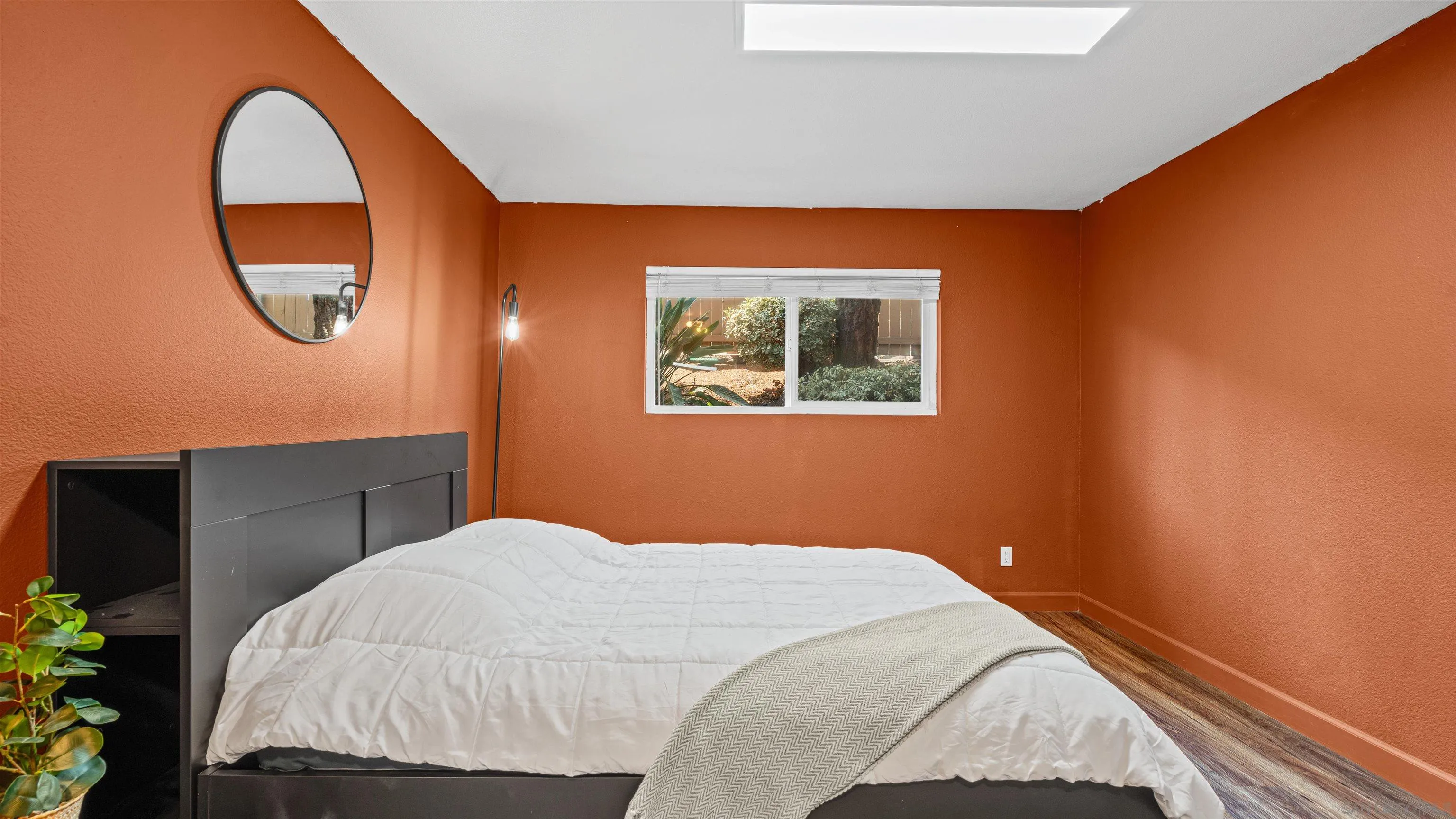 https://cdn.realtyfeed.com/cdn/127/260014800/06051cc1df030f54b84650aa8b10b901.webp