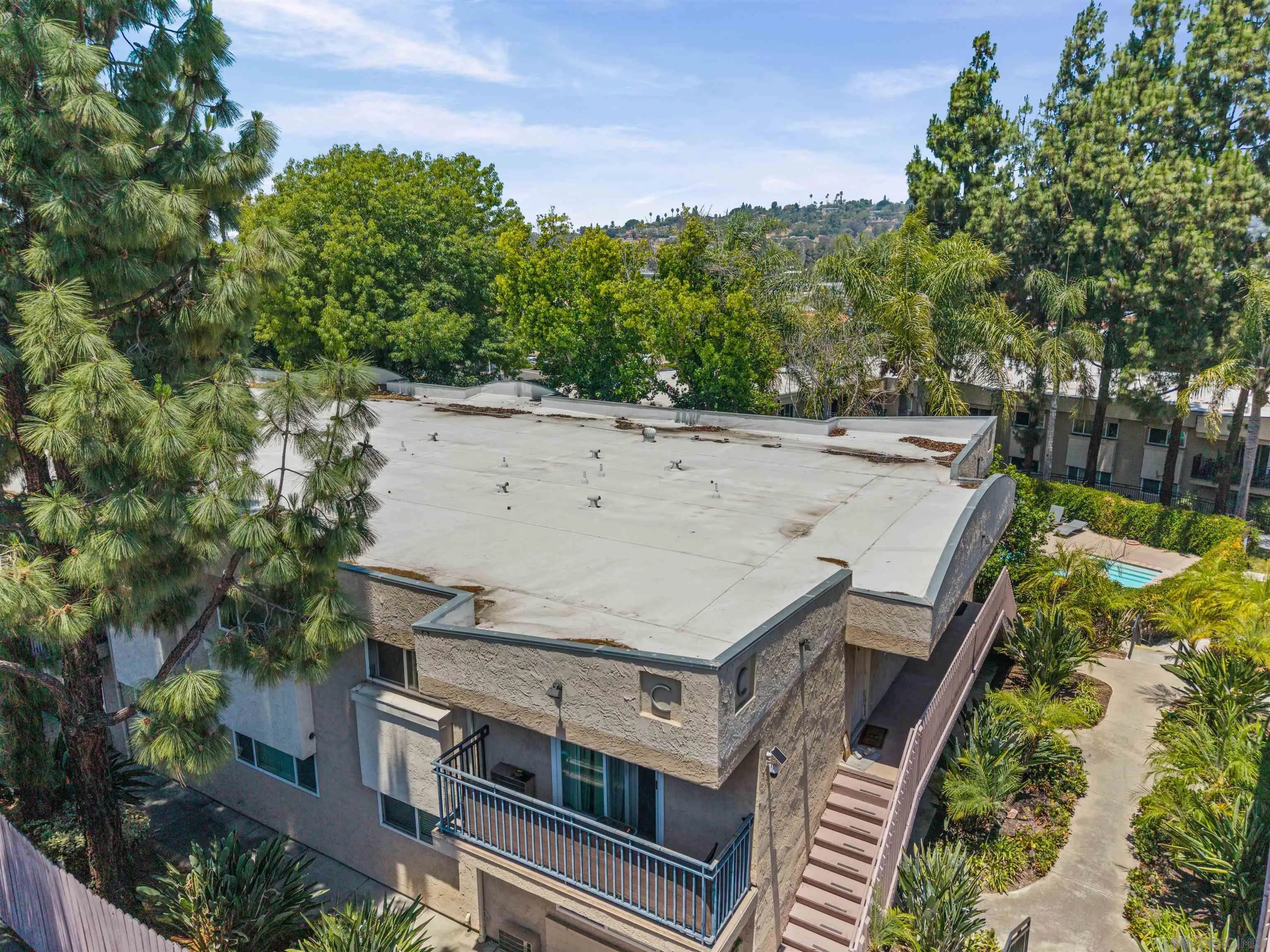 https://cdn.realtyfeed.com/cdn/127/260014800/541680d381b94fb0cc1affb4e4bae90c.webp