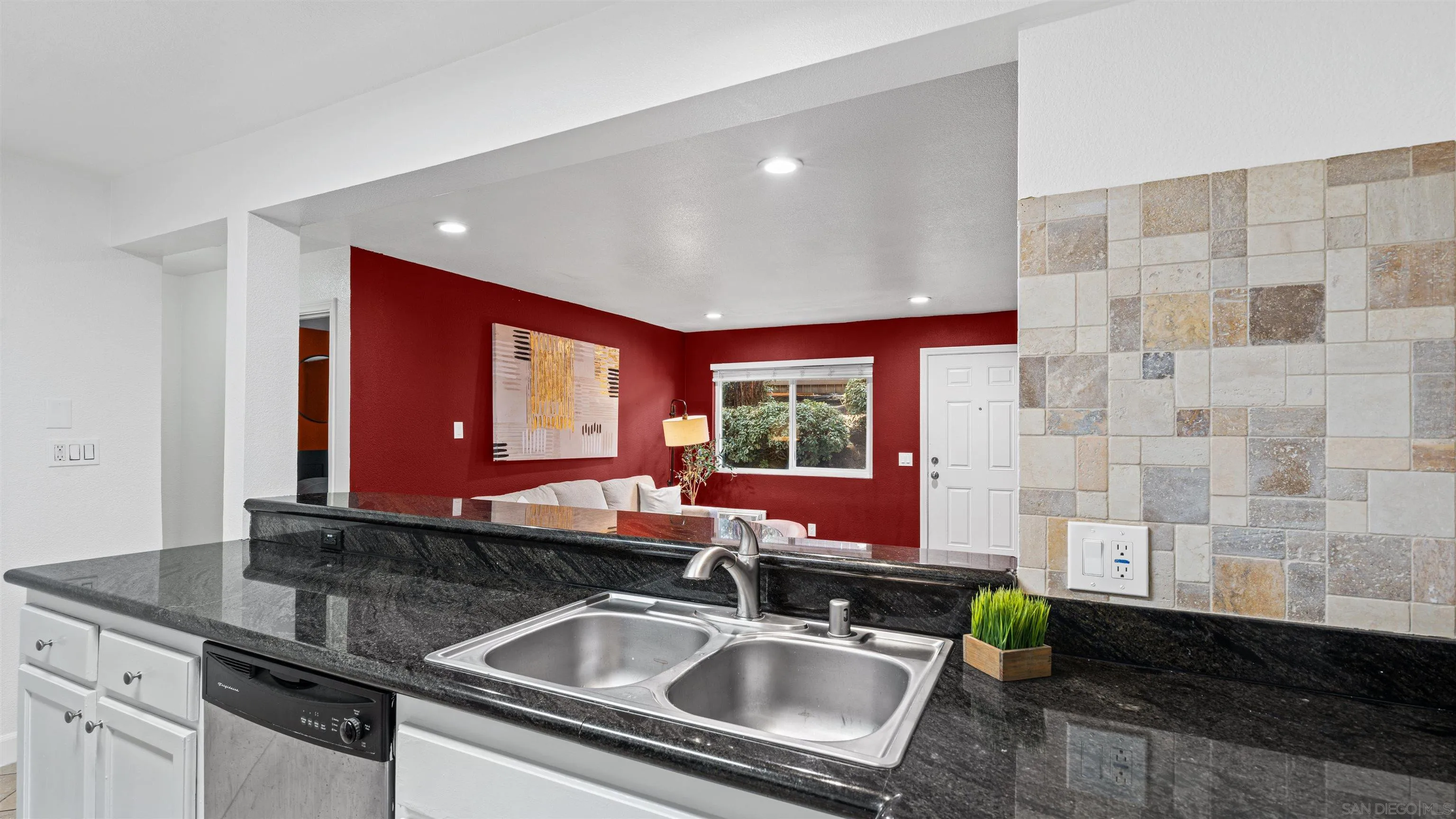 https://cdn.realtyfeed.com/cdn/127/260014800/863ea767ef513591e2bf91d4cb5a2bb3.webp