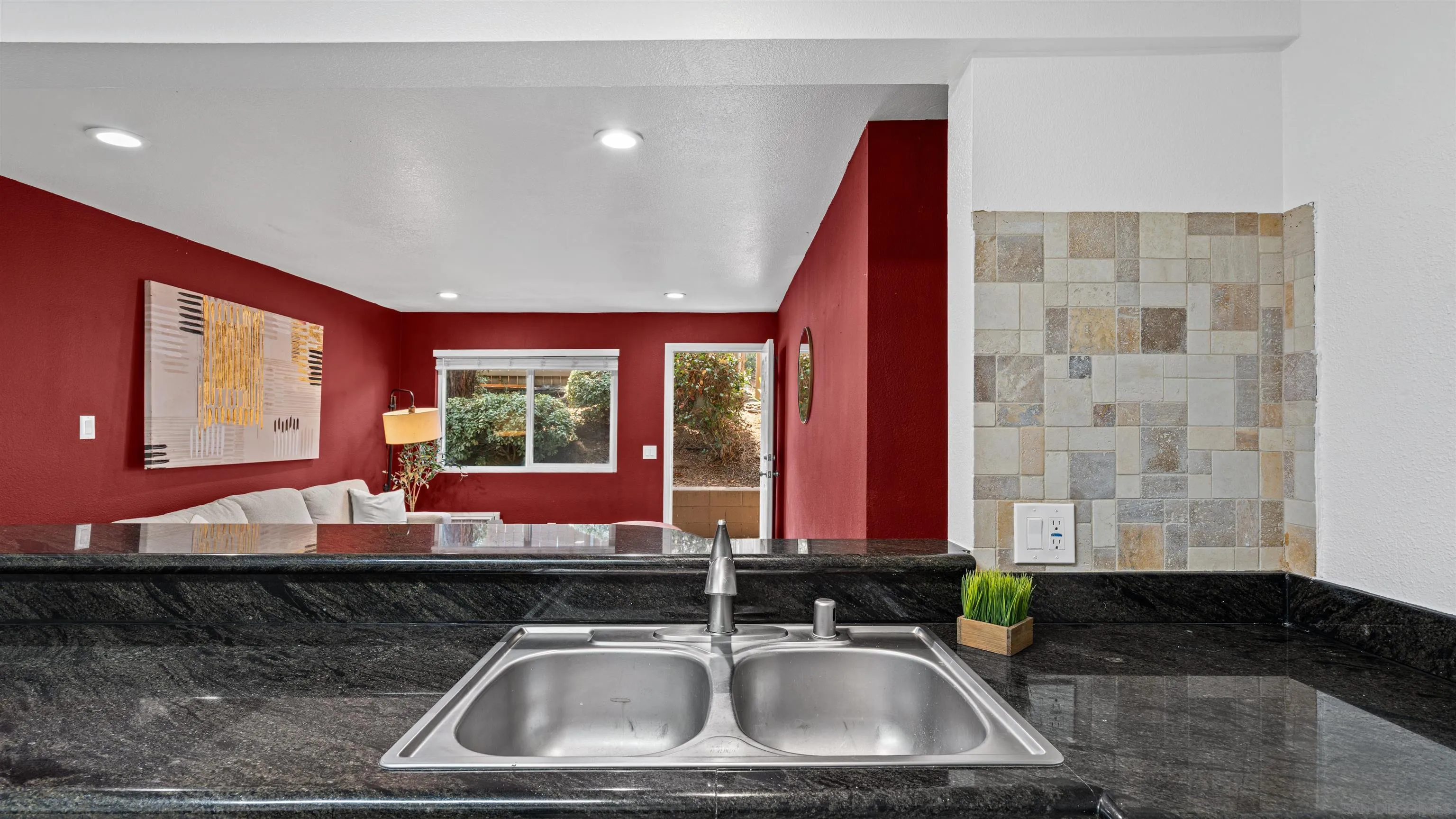 https://cdn.realtyfeed.com/cdn/127/260014800/beb74be4339bf0d2cb54117d1967f243.webp