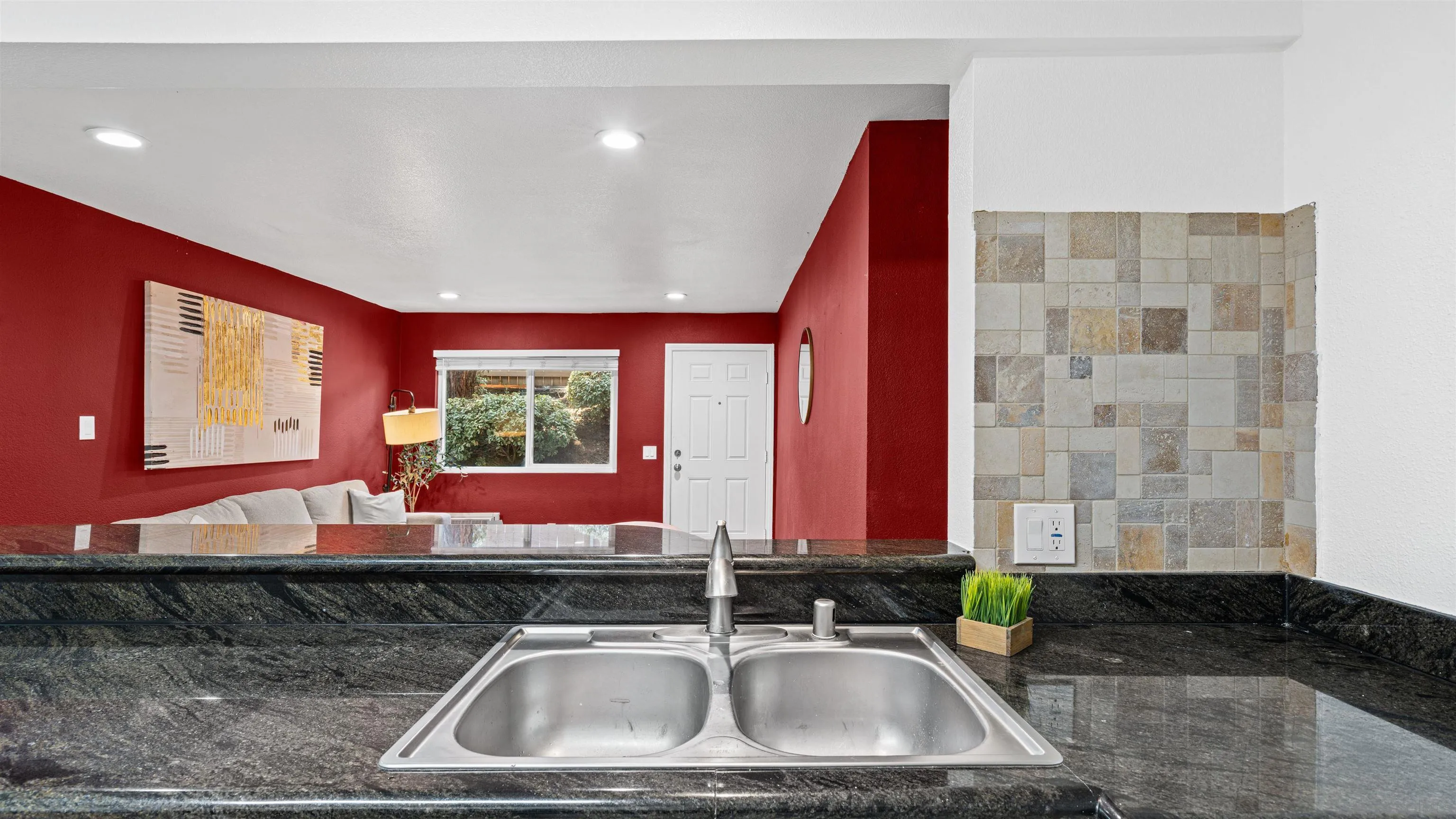 https://cdn.realtyfeed.com/cdn/127/260014800/e5332477f95632cb9e82d697fed1e06e.webp