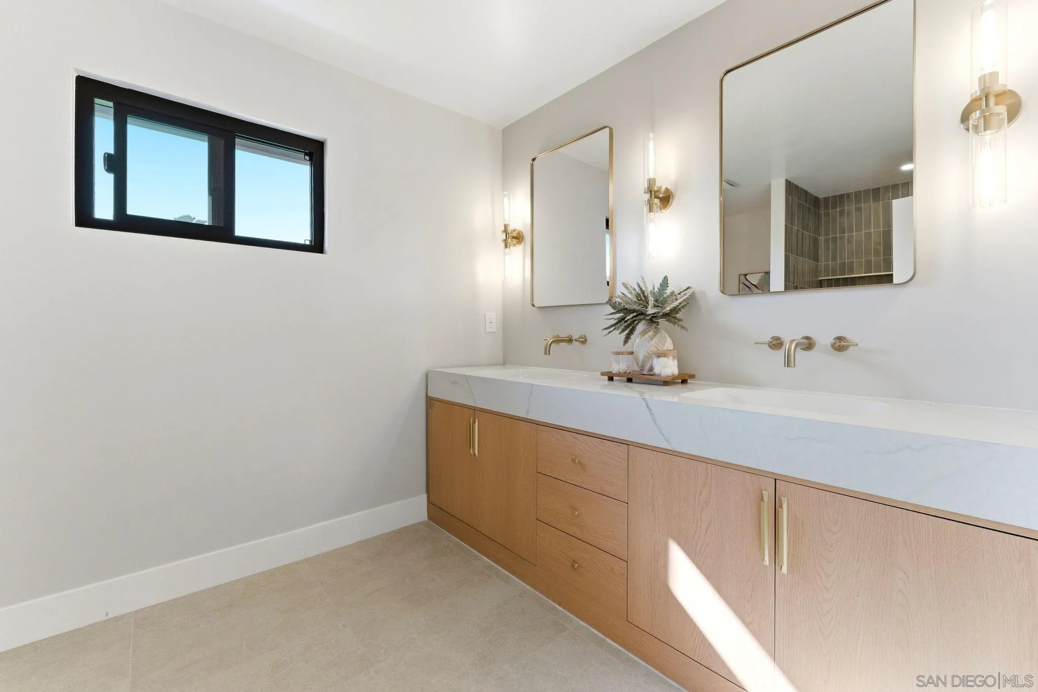https://cdn.realtyfeed.com/cdn/127/260014801/140a44b10a08f5377bf8920f197902d7.webp