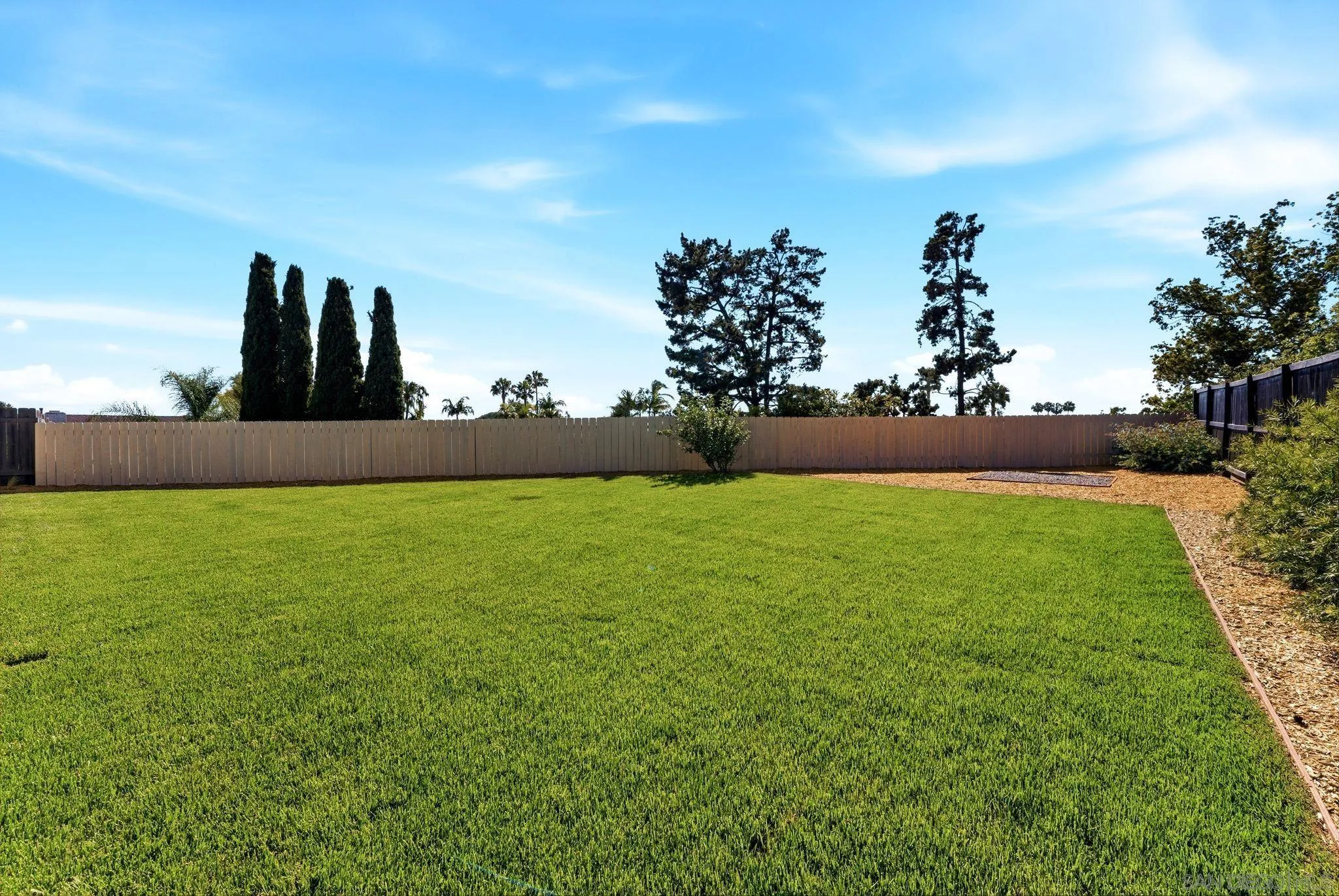 https://cdn.realtyfeed.com/cdn/127/260014801/15bcd2f8cf2ef8498b43fa763a8a851a.webp
