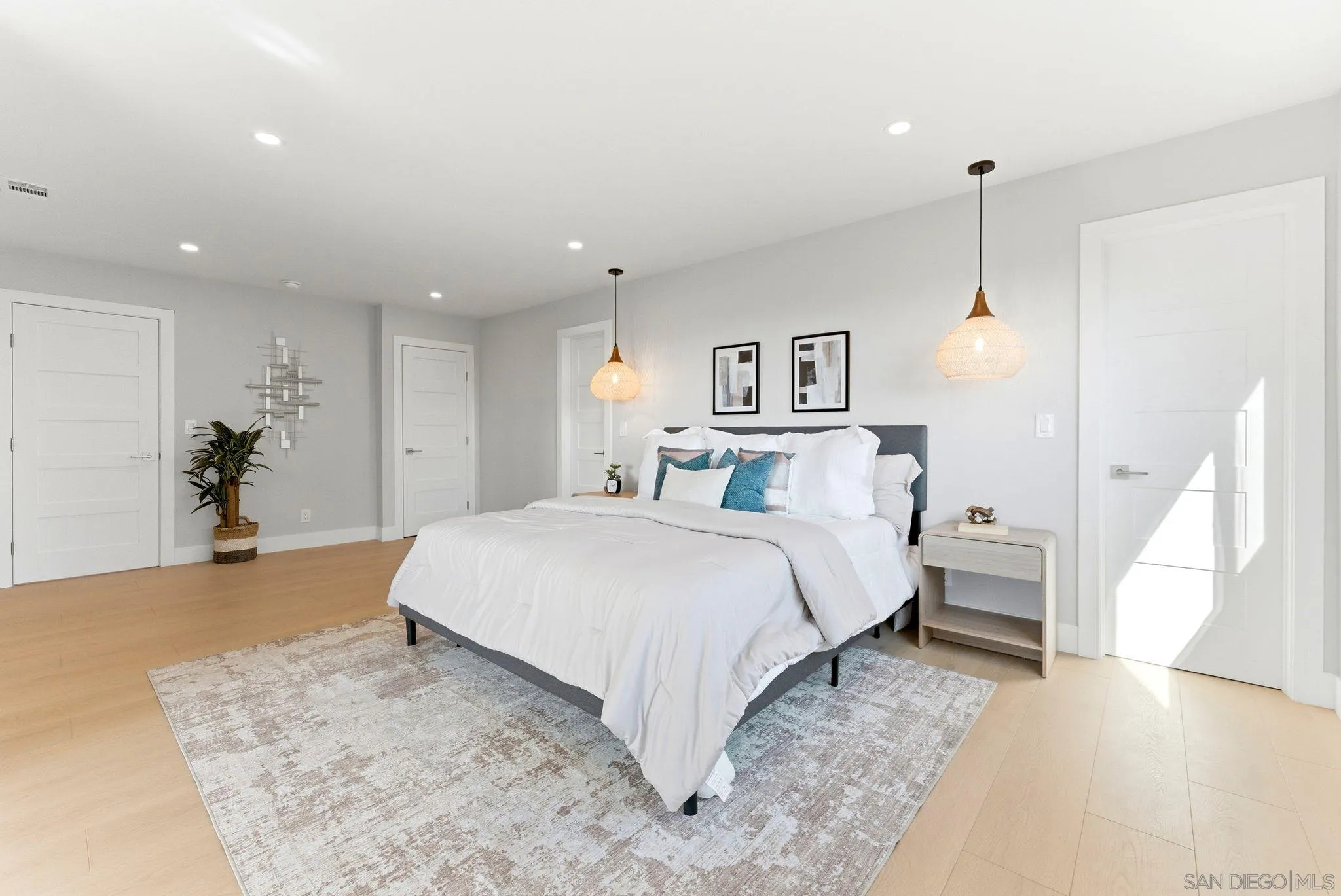 https://cdn.realtyfeed.com/cdn/127/260014801/339249a400503587f92ca9456a101b05.webp