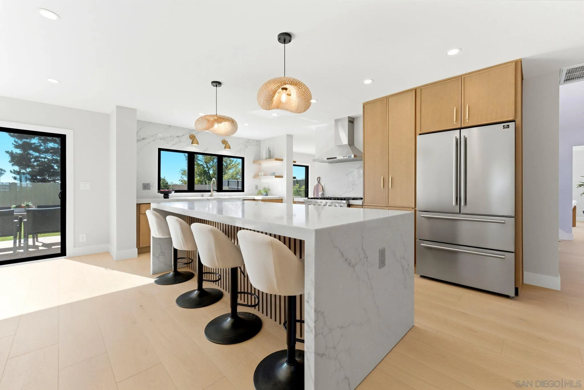 https://cdn.realtyfeed.com/cdn/127/260014801/34ef534af9429f021bda2007ab125e97.webp