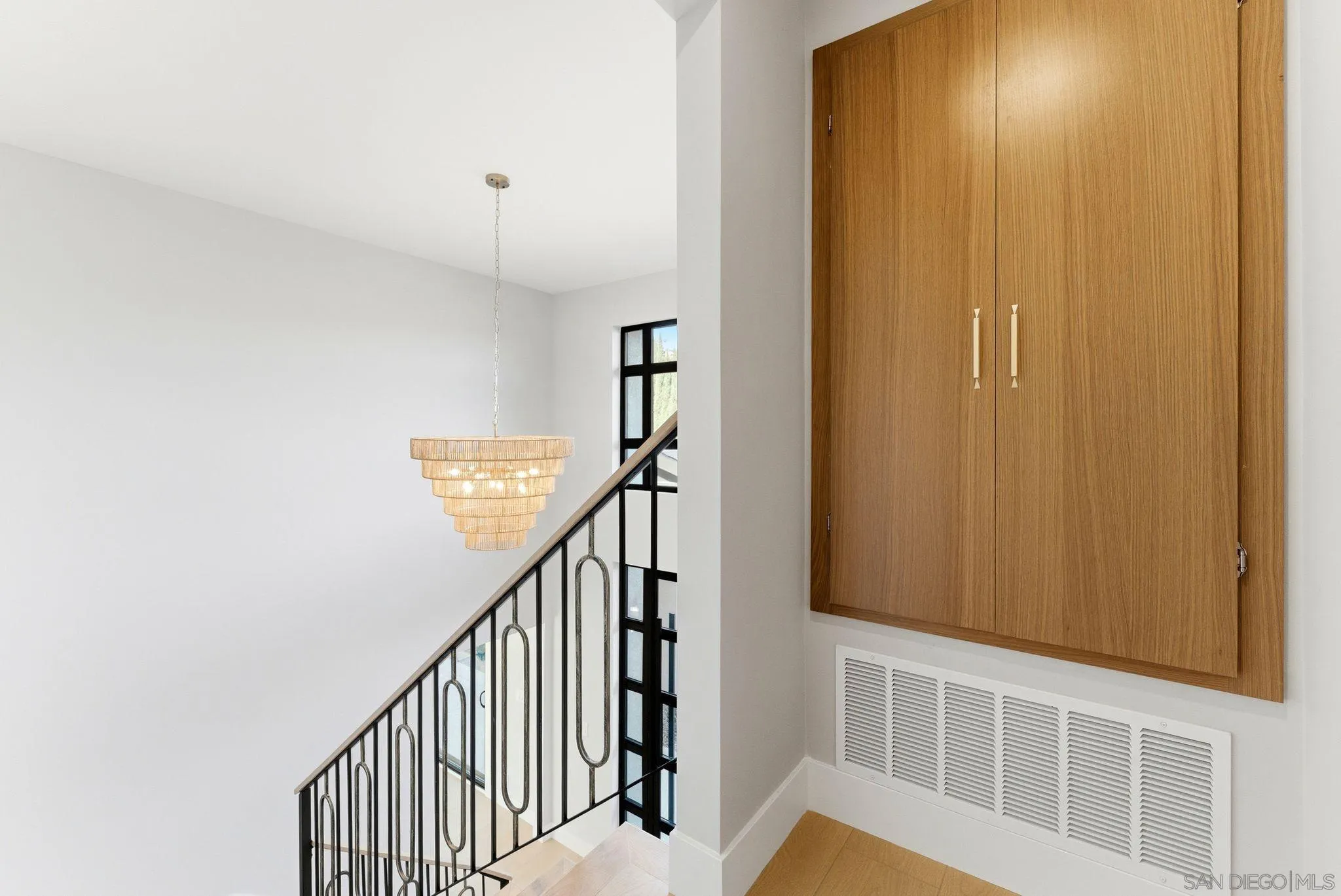 https://cdn.realtyfeed.com/cdn/127/260014801/43606f1993b88c5c1afc4ee5ccc6dfda.webp