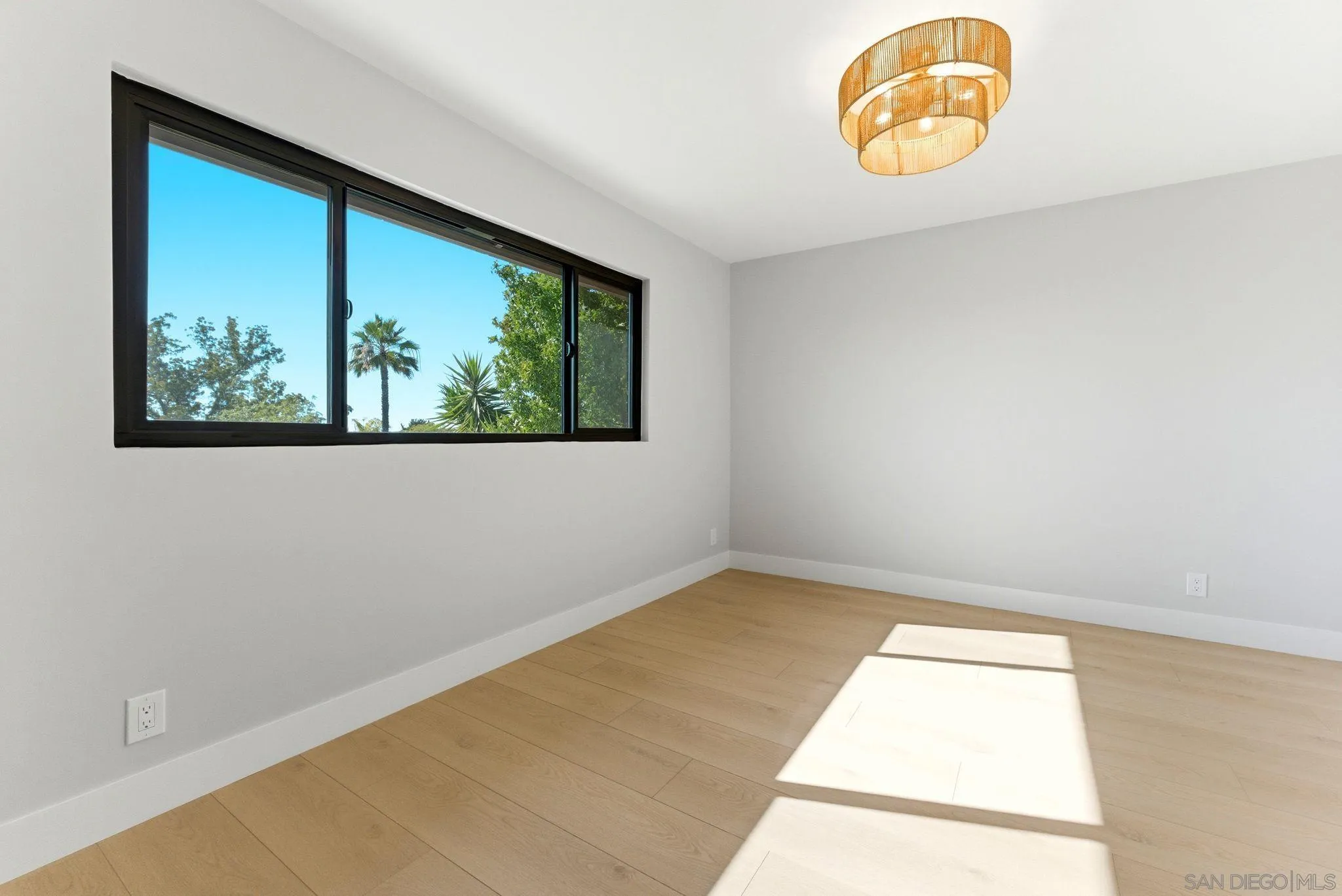 https://cdn.realtyfeed.com/cdn/127/260014801/94665db7b37b3aeeeda965ec6e602eba.webp
