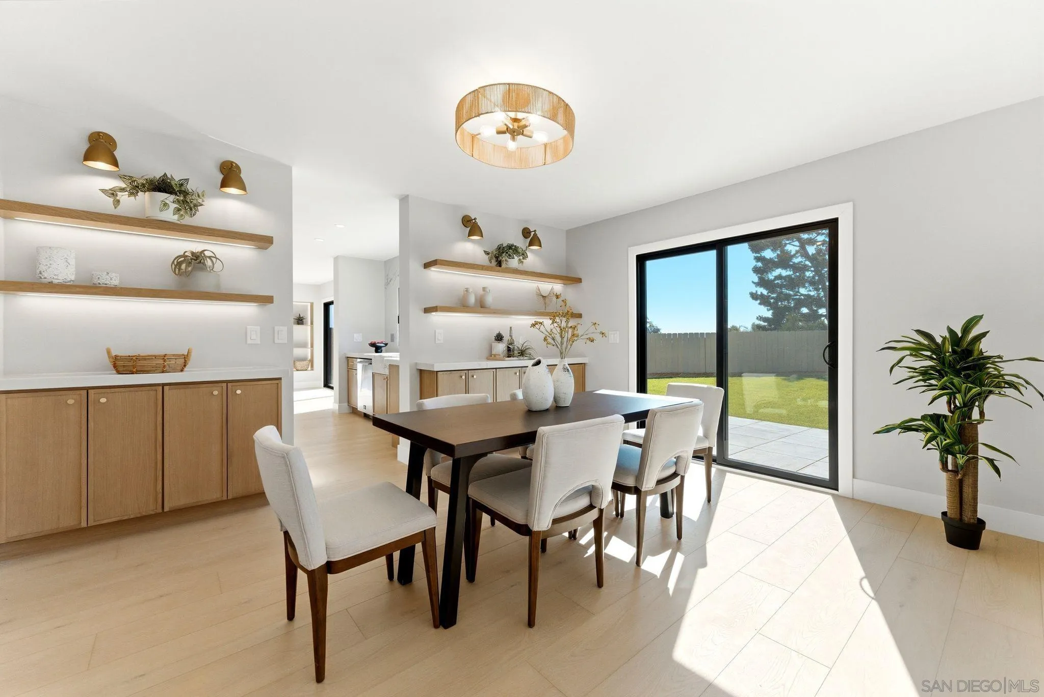 https://cdn.realtyfeed.com/cdn/127/260014801/a199bc18851cba9aae216f8d61d1a92e.webp
