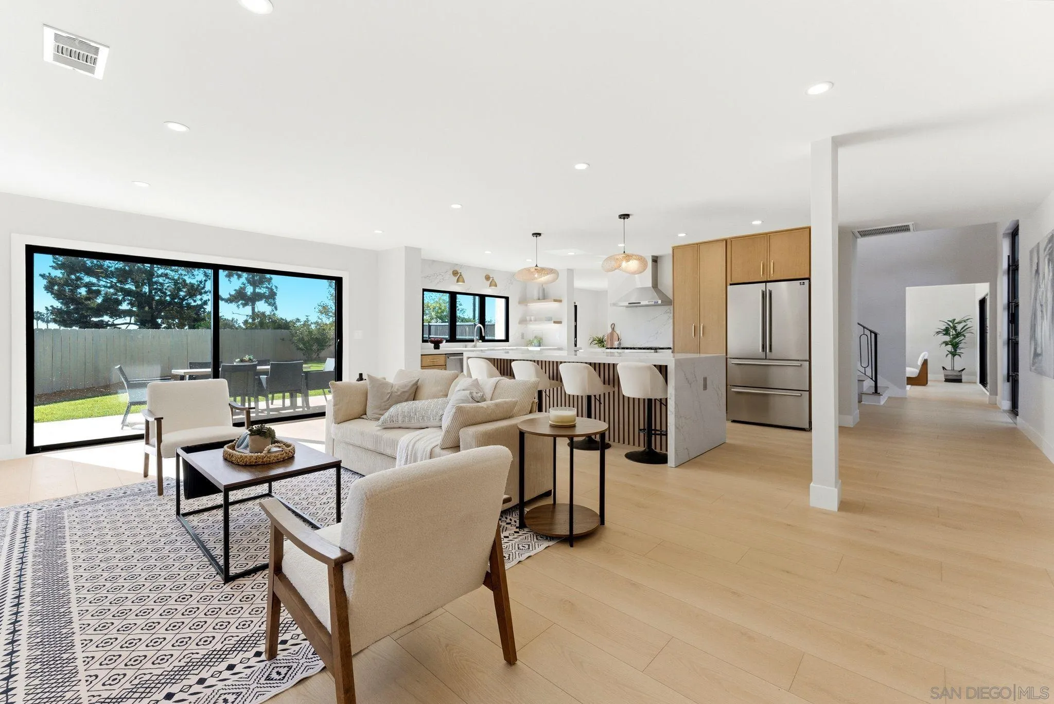 https://cdn.realtyfeed.com/cdn/127/260014801/ab81edb4b08a69a1fd5a43af070cbc72.webp