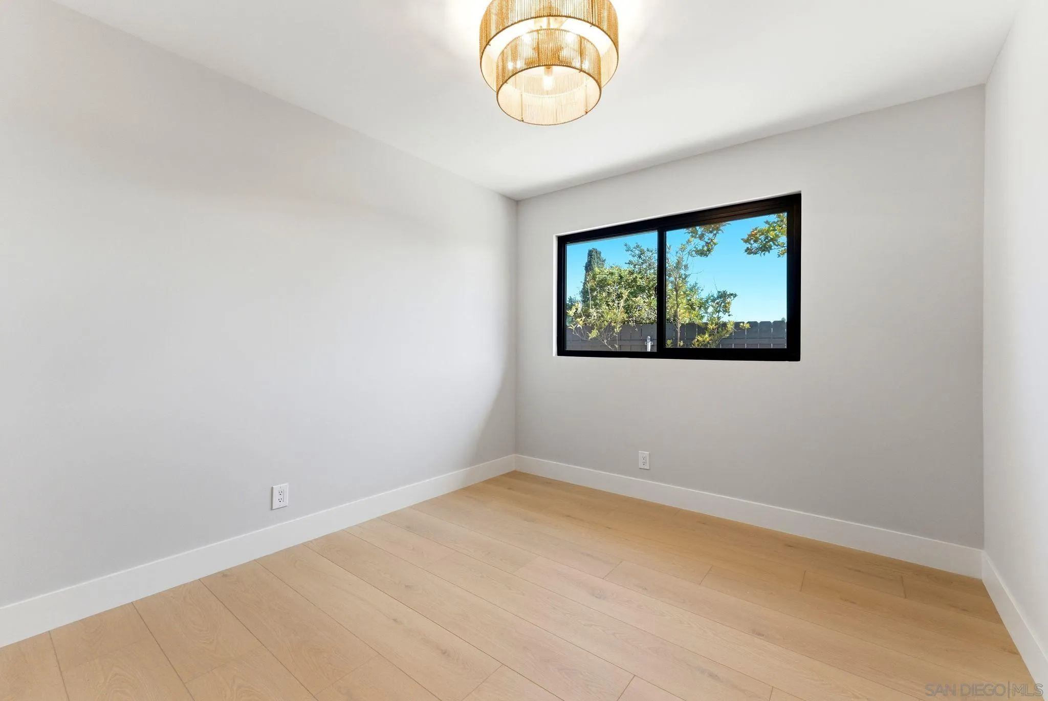 https://cdn.realtyfeed.com/cdn/127/260014801/bb982f52d0407a3562f4bbb16d04c196.webp