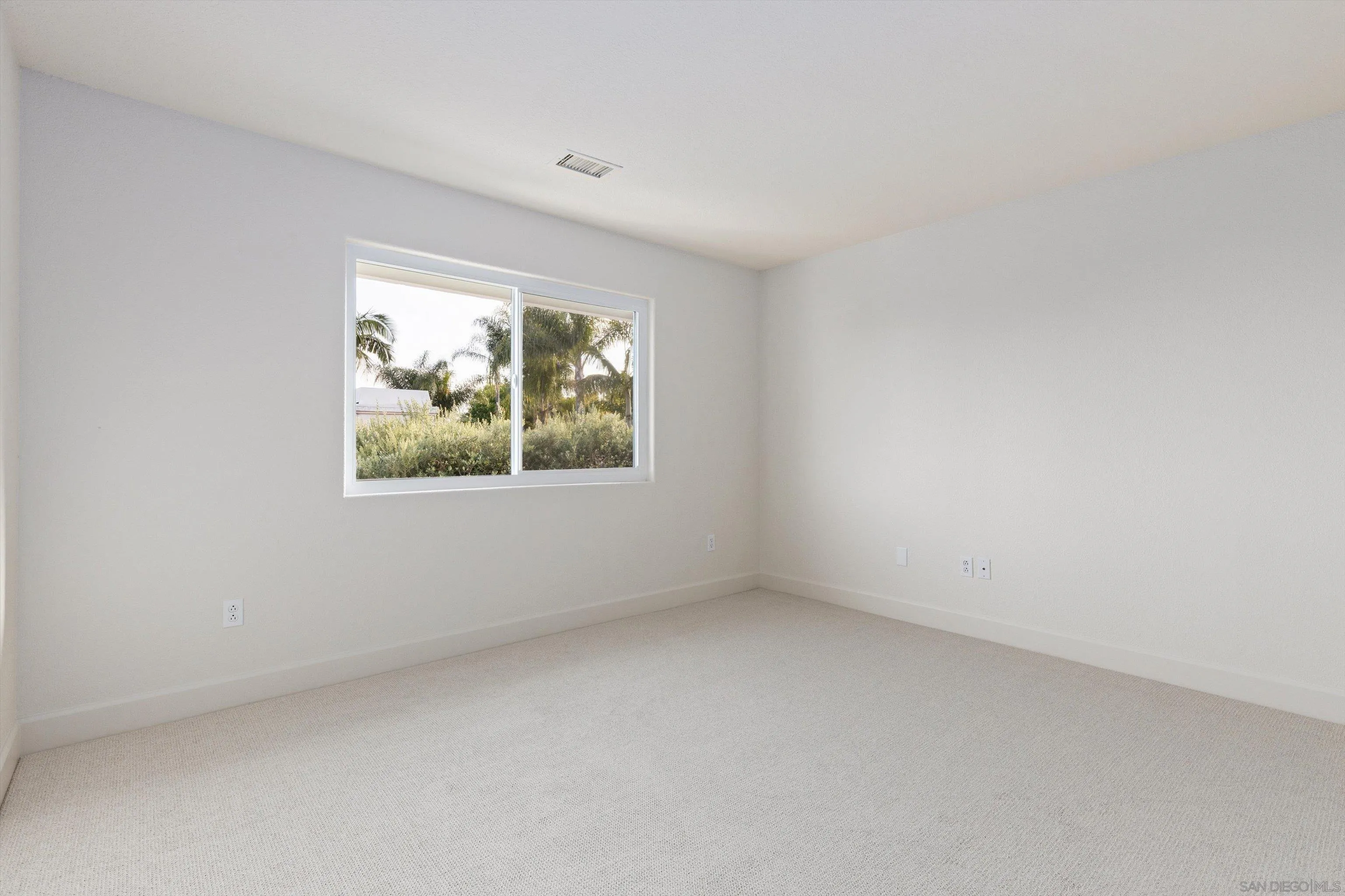https://cdn.realtyfeed.com/cdn/127/260014803/39a2c1deb5d64b8e7dc4834fb472b978.webp