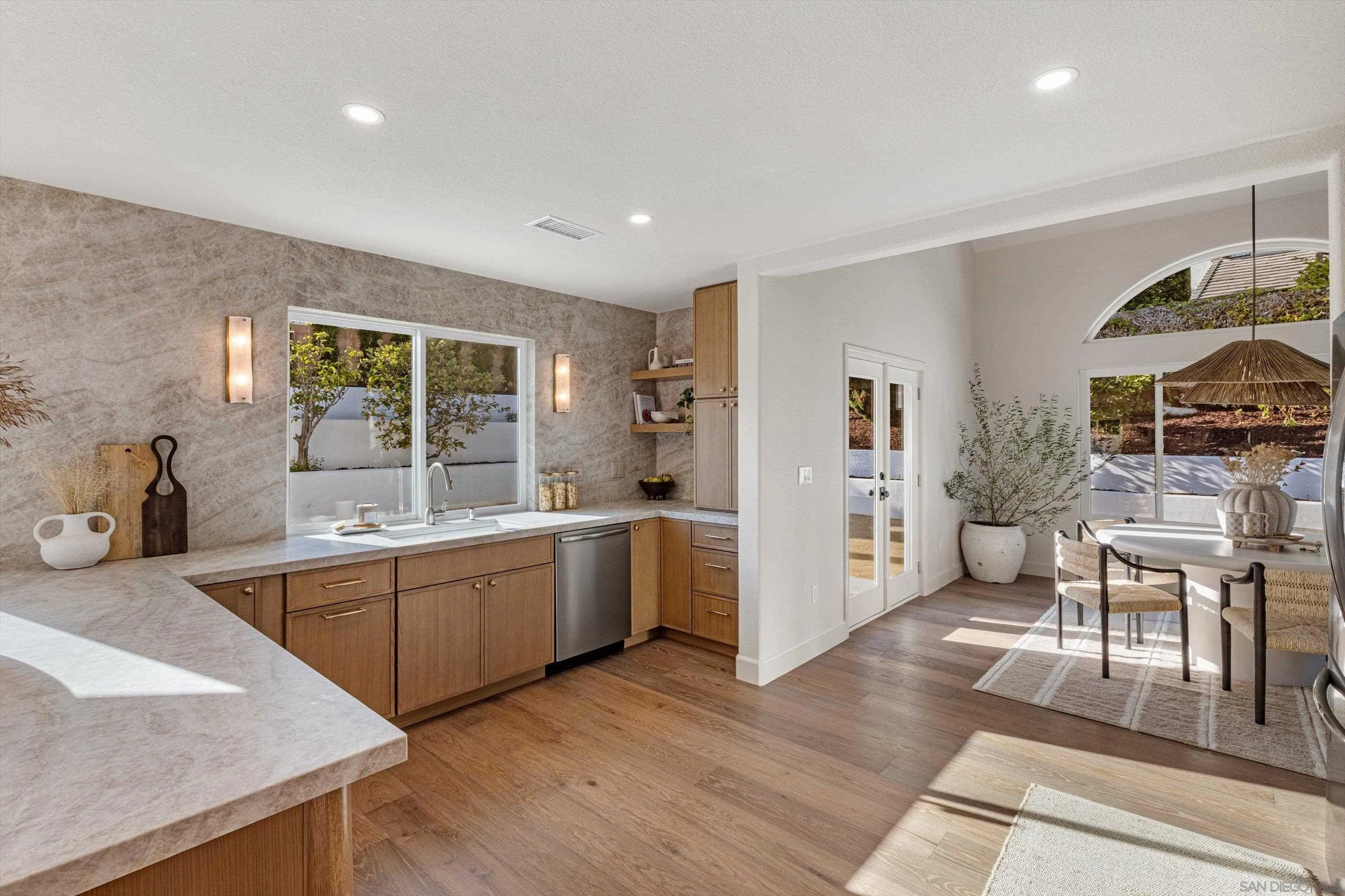 https://cdn.realtyfeed.com/cdn/127/260014803/704a0da10fa9963d70828902b1647fb4.webp