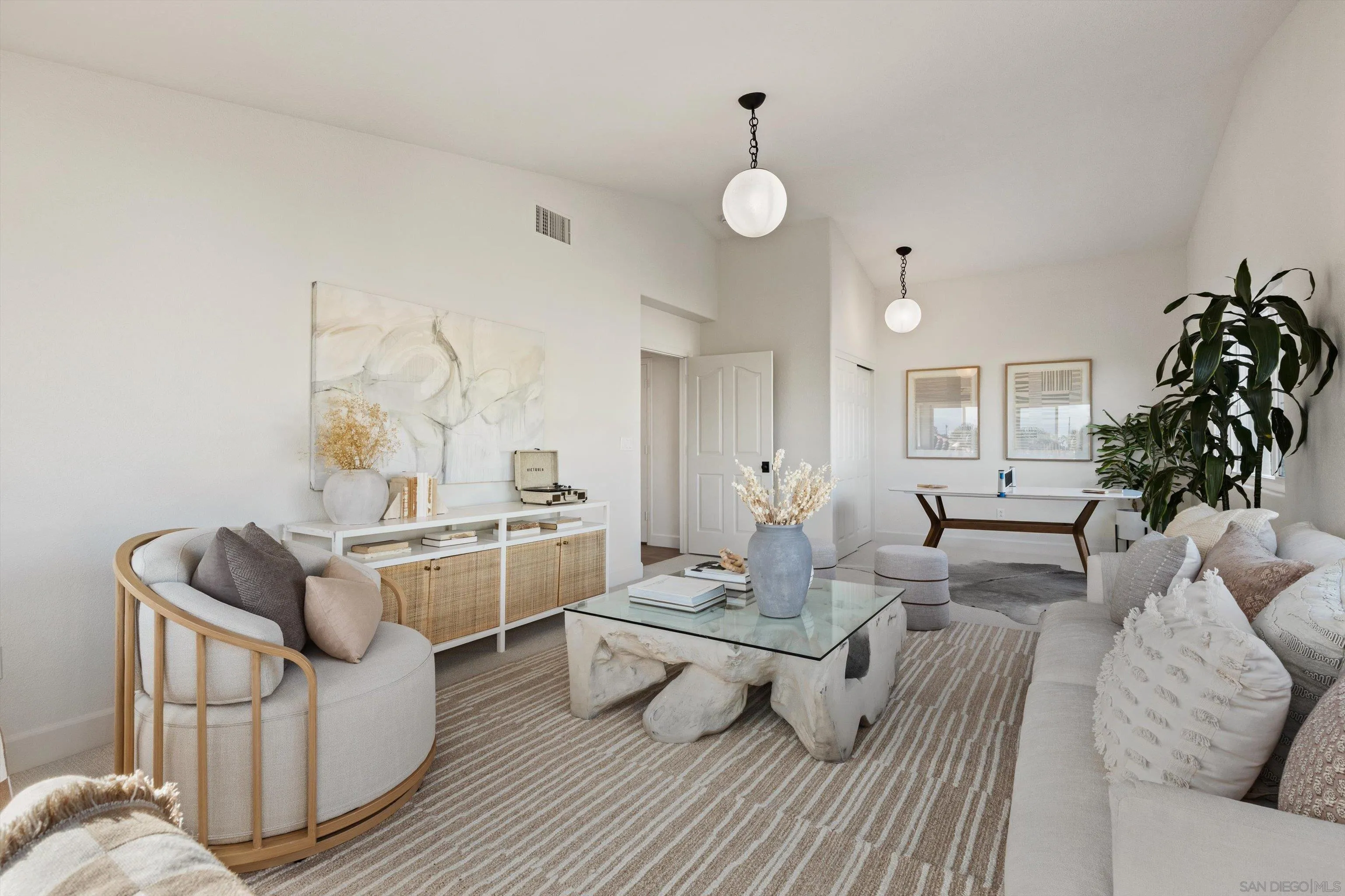 https://cdn.realtyfeed.com/cdn/127/260014803/ad8bae54d35ce749610de1ad99538cae.webp