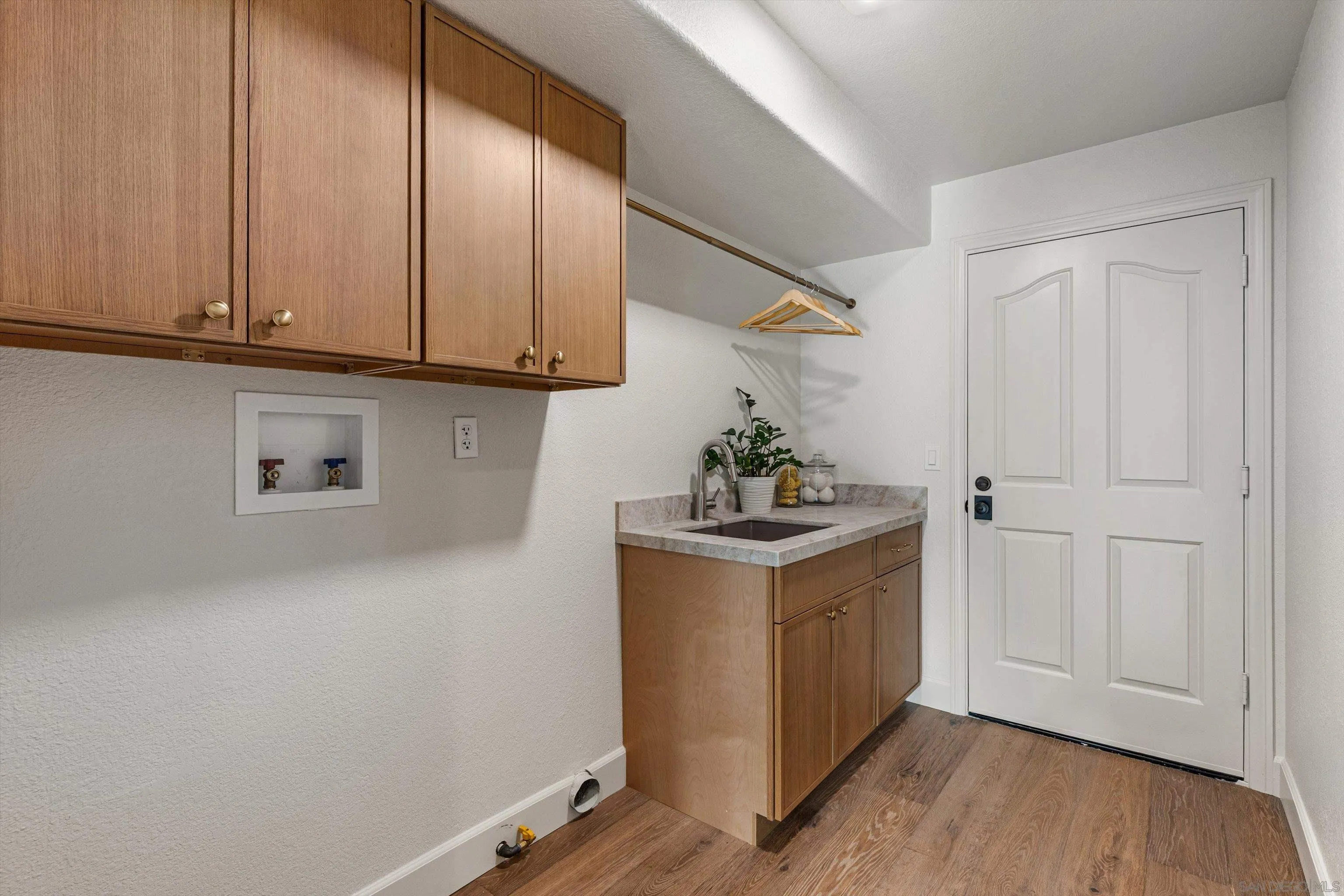 https://cdn.realtyfeed.com/cdn/127/260014803/c2a9fe658f49279d146e7caa29aeefb0.webp