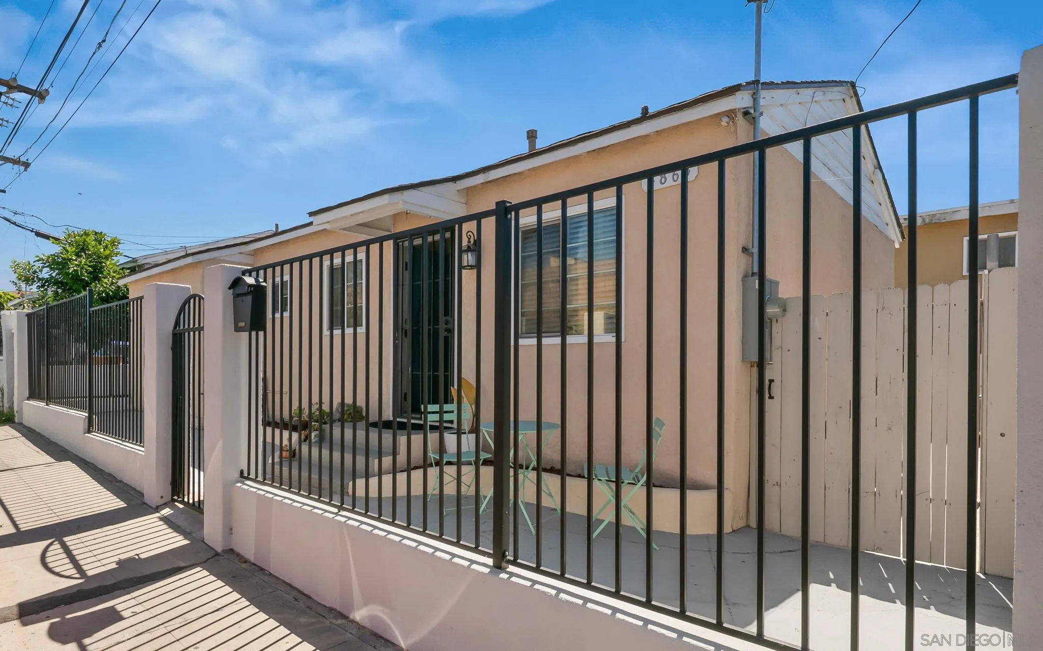 https://cdn.realtyfeed.com/cdn/127/260014805/9cdb5f09e46cad931d7612671ac2e2c1.webp