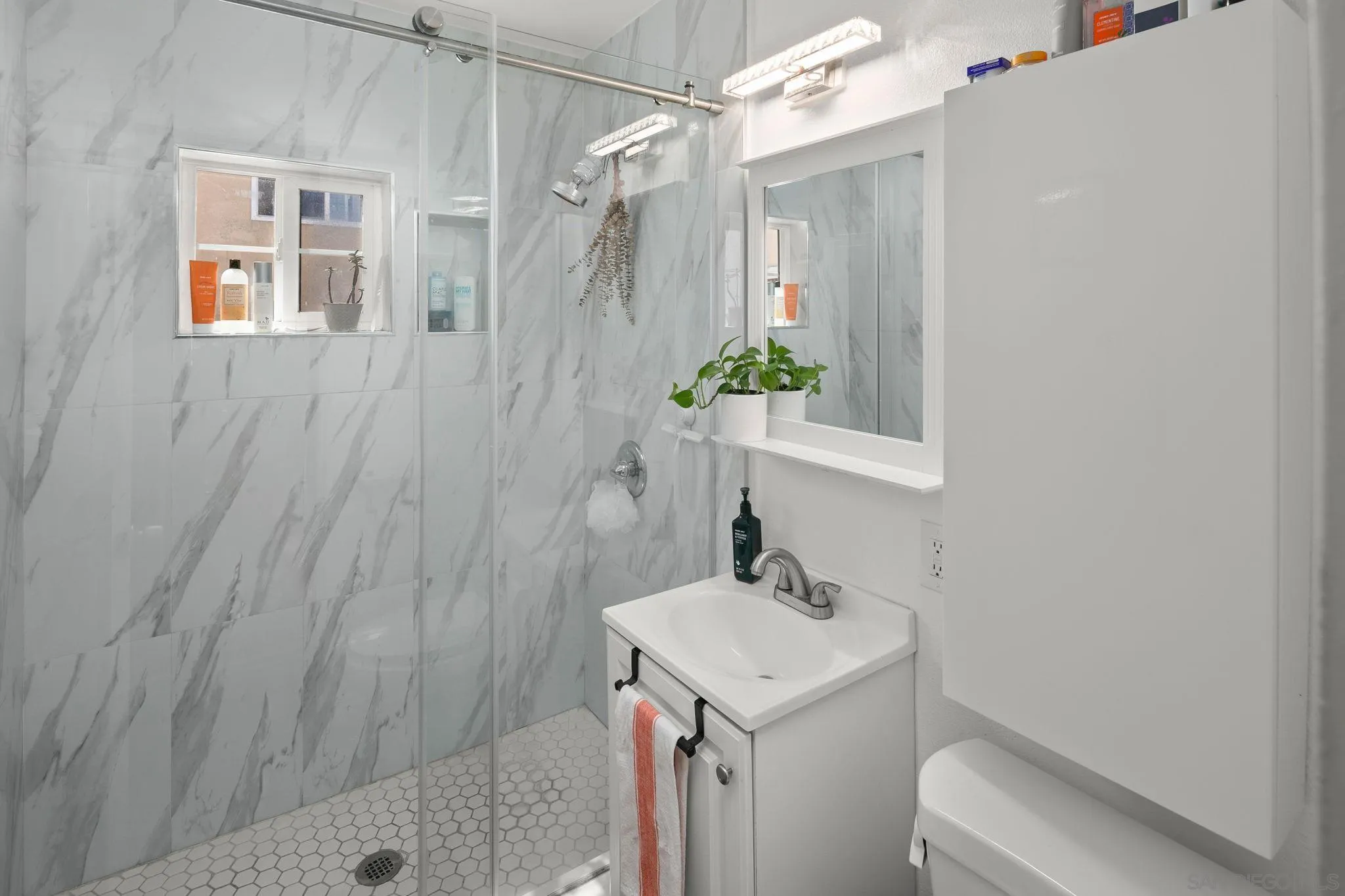 https://cdn.realtyfeed.com/cdn/127/260014805/a8470315810e5475c47231926adfdea3.webp