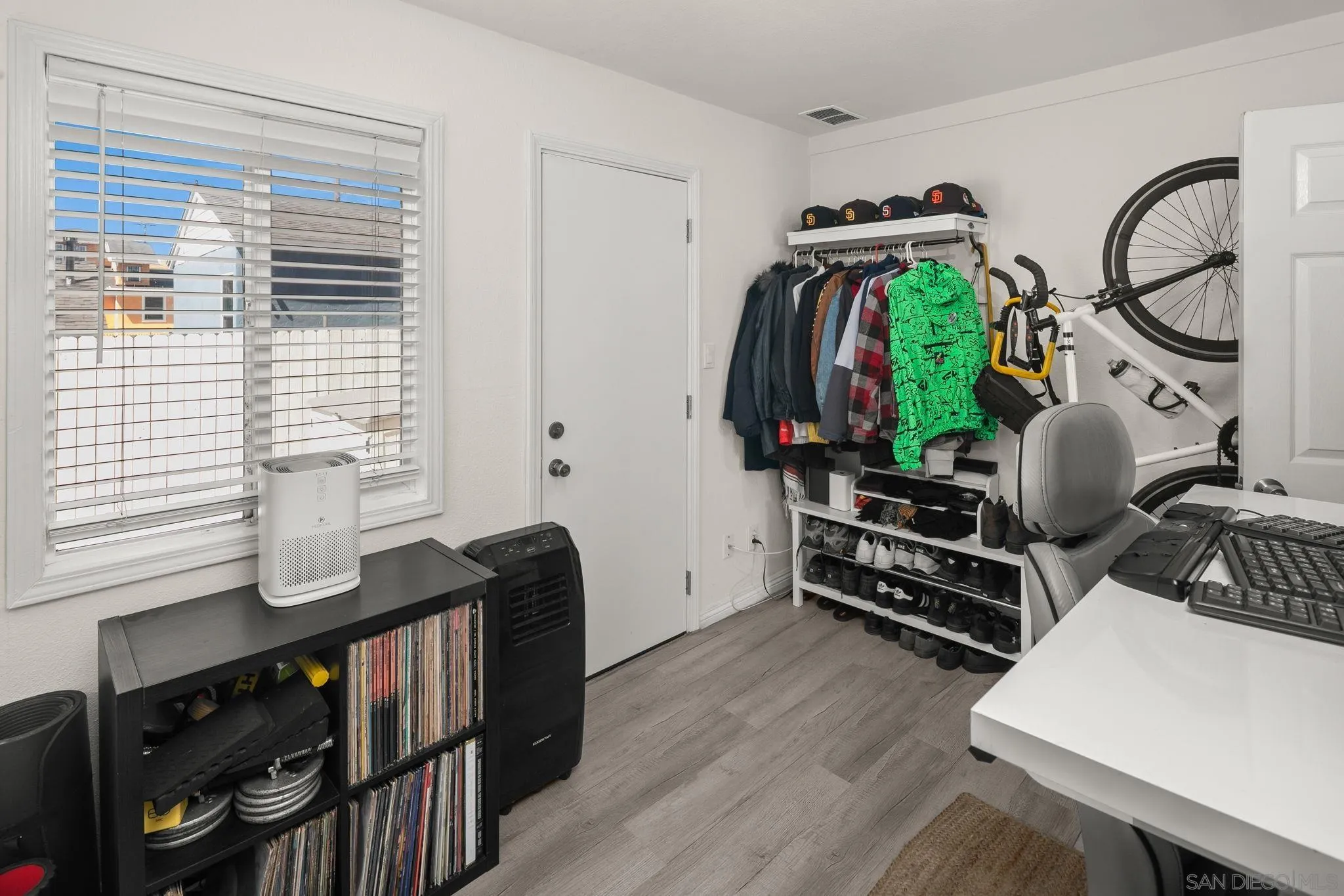 https://cdn.realtyfeed.com/cdn/127/260014805/eed652072743ad0a4cd4f18f7012420f.webp