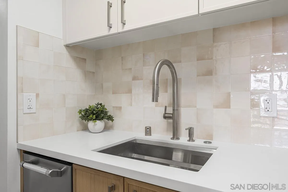 https://cdn.realtyfeed.com/cdn/127/260014807/a5a3cb00701e0383539ead6631b8cd40.webp