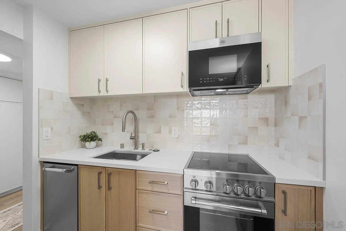 https://cdn.realtyfeed.com/cdn/127/260014807/a98dcf794baaceede539278683936c1f.webp