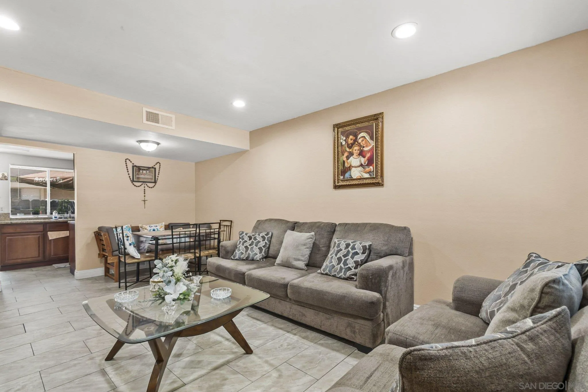 Photo #6: 260014808 Listing: Photo #6