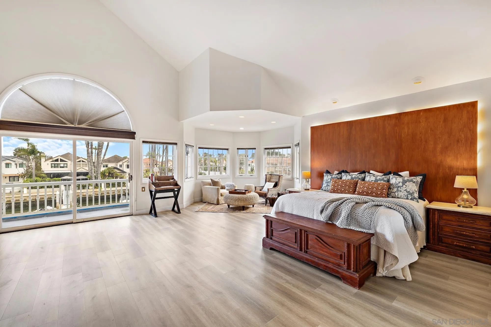https://cdn.realtyfeed.com/cdn/127/260014809/a6383b5e2d2148b5865c1cf4a377bce0.webp
