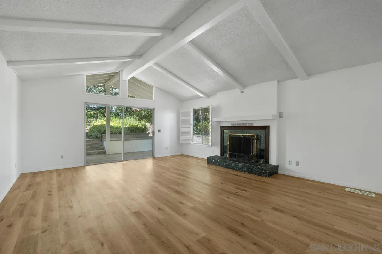 https://cdn.realtyfeed.com/cdn/127/260014811/11ef62678df9d5acd43d601f03424a36.webp