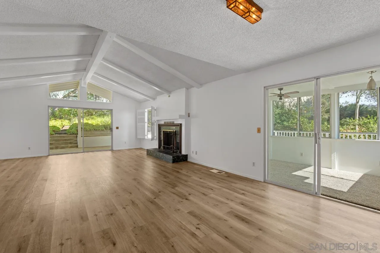 https://cdn.realtyfeed.com/cdn/127/260014811/3584ec878b6d43e0cfa2308751c21f09.webp