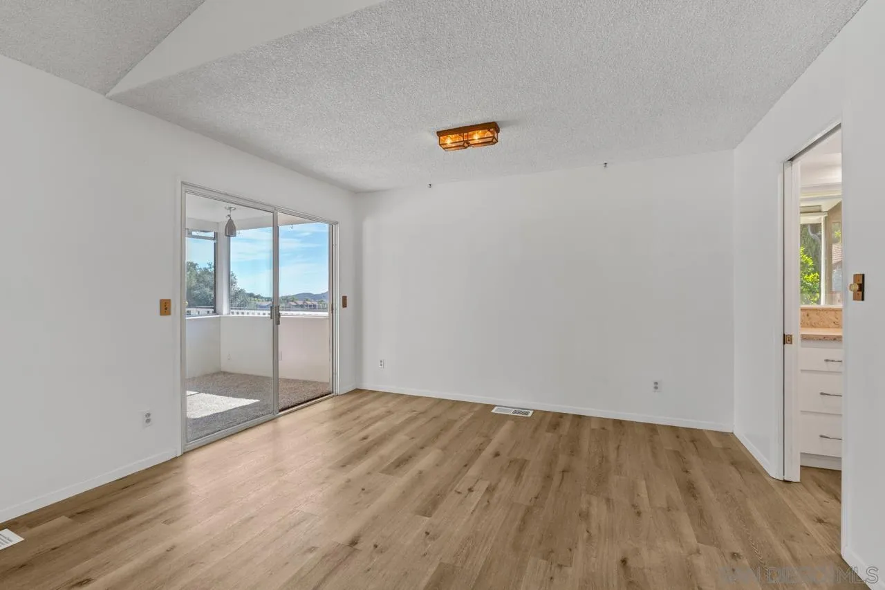 https://cdn.realtyfeed.com/cdn/127/260014811/360154d6908cb1a957fcdcd7d0895756.webp