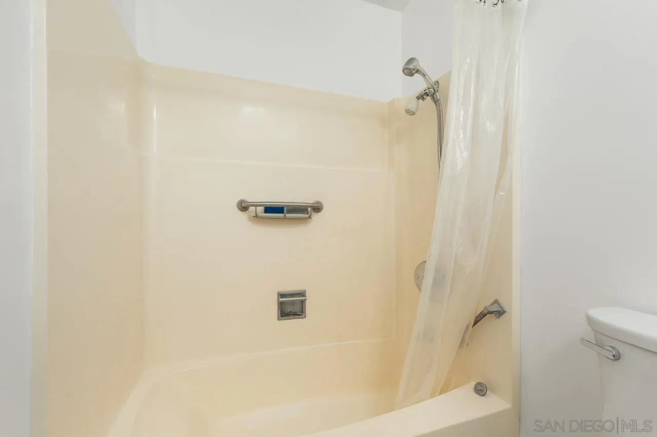 https://cdn.realtyfeed.com/cdn/127/260014811/37bbe9554da56713847501c34f55430d.webp