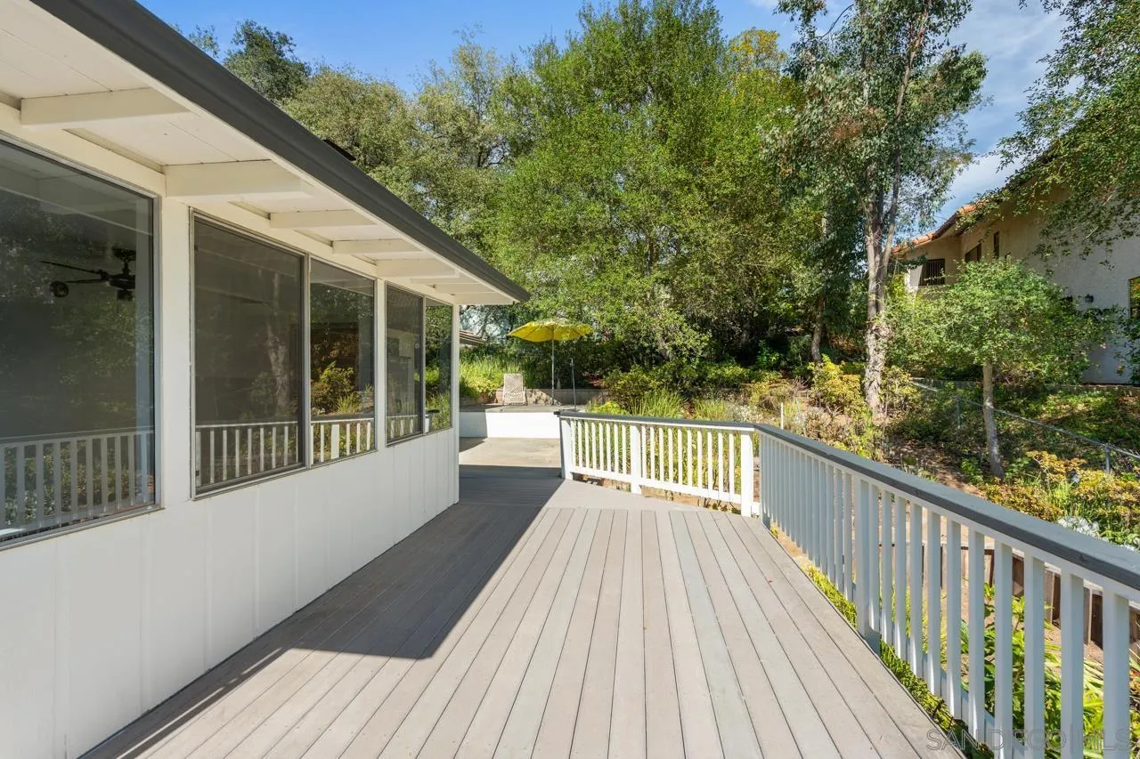 https://cdn.realtyfeed.com/cdn/127/260014811/445b5ffda8b870604db82b814892ebd3.webp