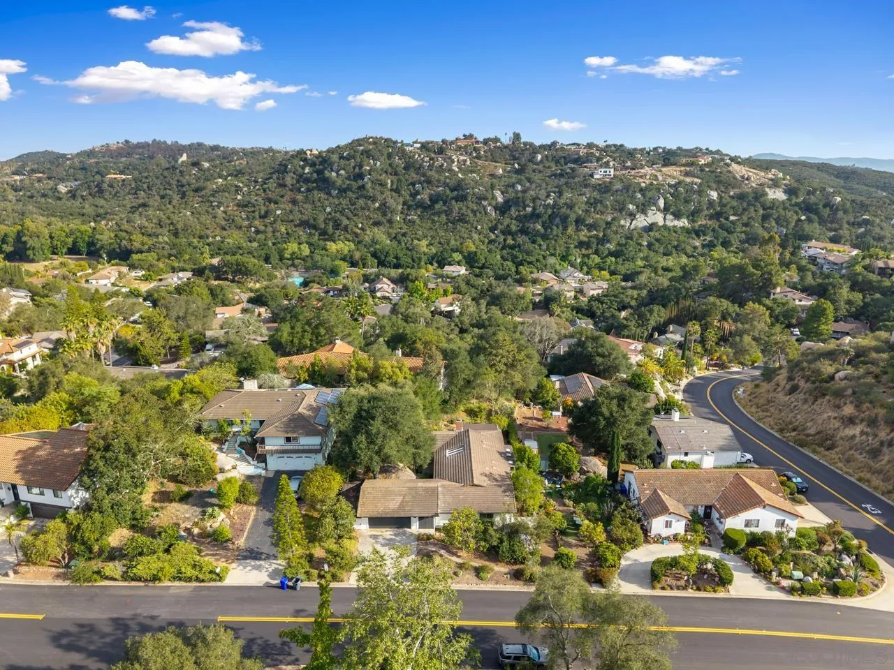 https://cdn.realtyfeed.com/cdn/127/260014811/7b1db55b8c6c7fe63c8d4061ee526348.webp