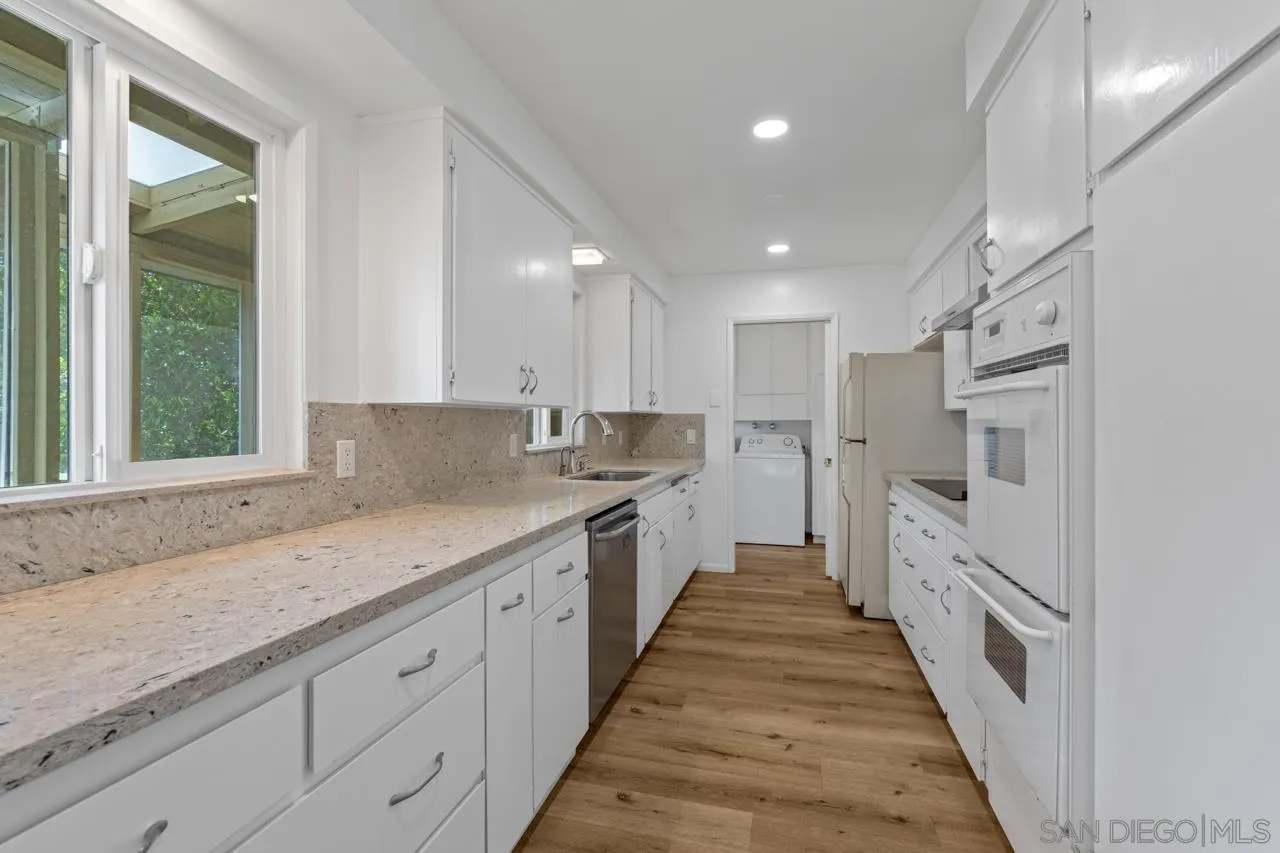 https://cdn.realtyfeed.com/cdn/127/260014811/81e285bda3fc206180a3b2dcba8615b8.webp