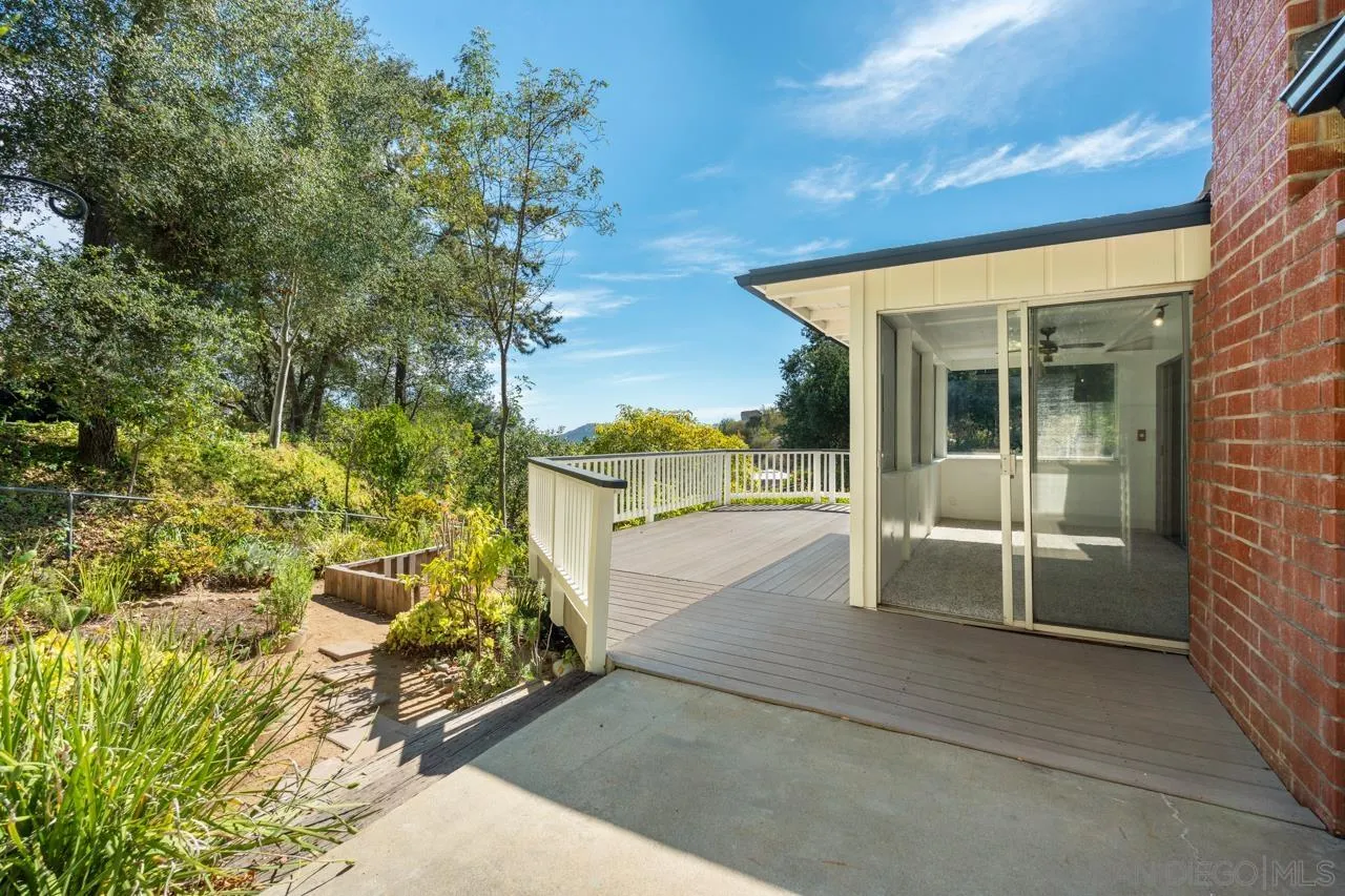 https://cdn.realtyfeed.com/cdn/127/260014811/88a70d5c9d26c926fd4c6e2594bc0c35.webp