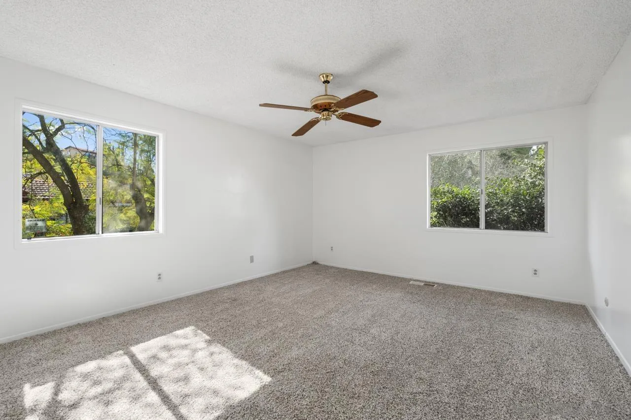 https://cdn.realtyfeed.com/cdn/127/260014811/a9bc6c78de27567c4dabc497608d0b58.webp