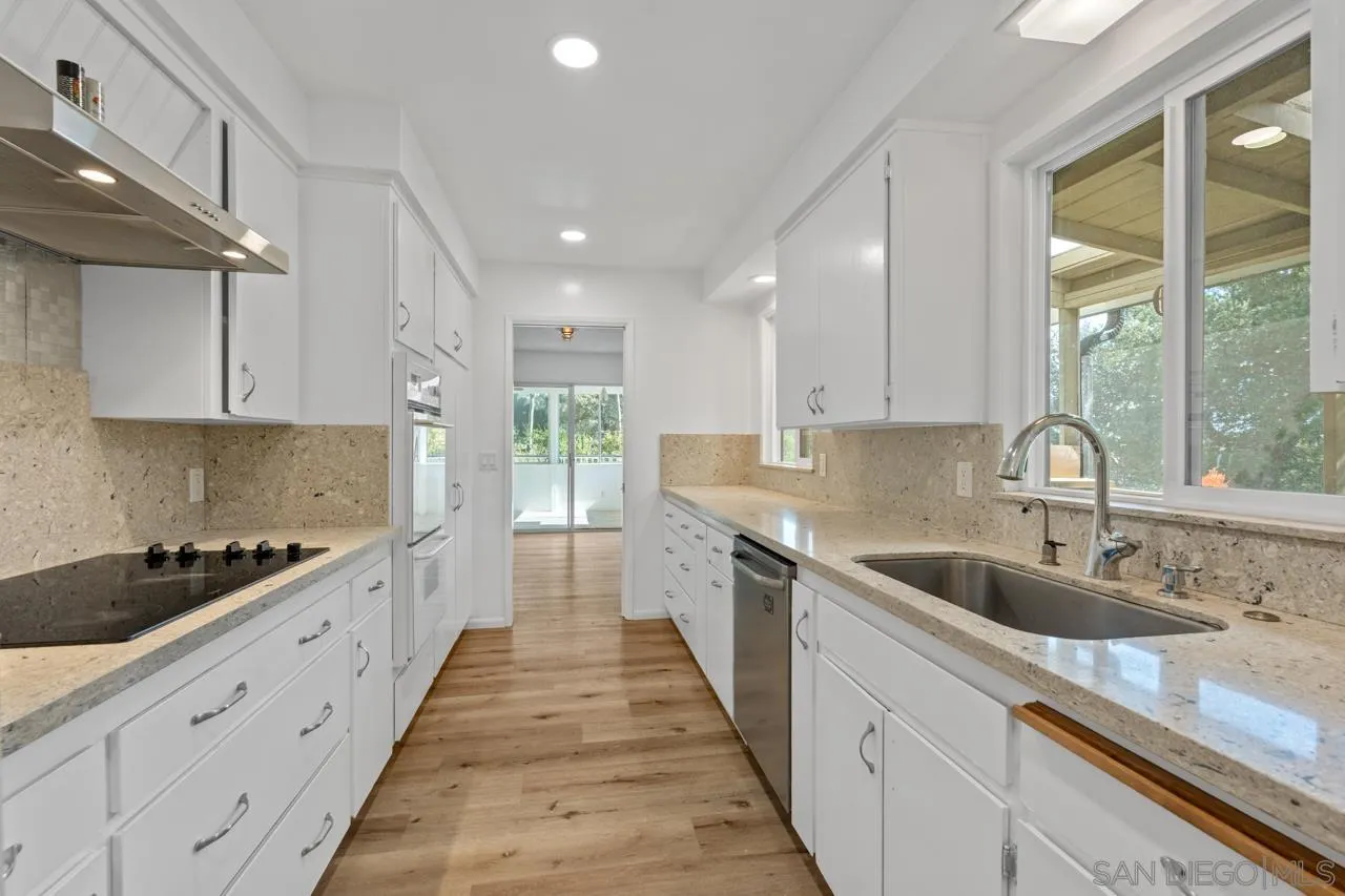 https://cdn.realtyfeed.com/cdn/127/260014811/e7ece6874ee10a221fc8bef9c20b8646.webp